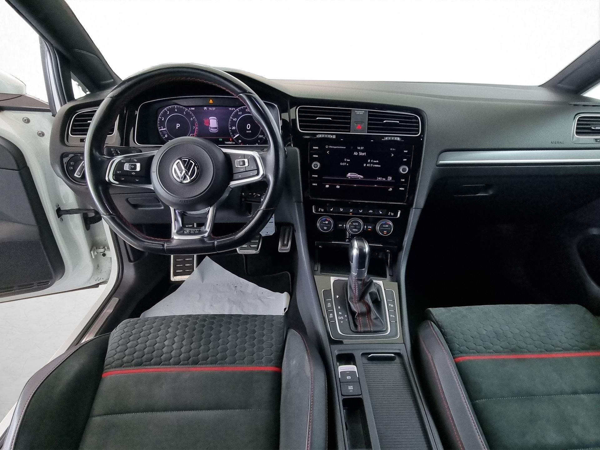 VW Golf VII 2.0 TSI GTI-image-7