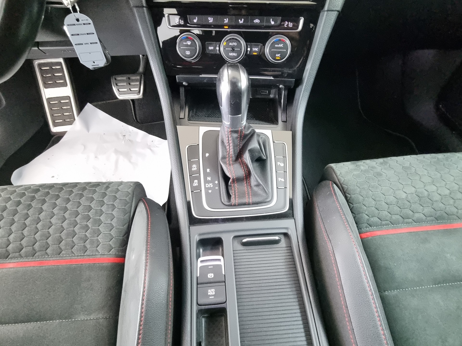VW Golf VII 2.0 TSI GTI-image-9