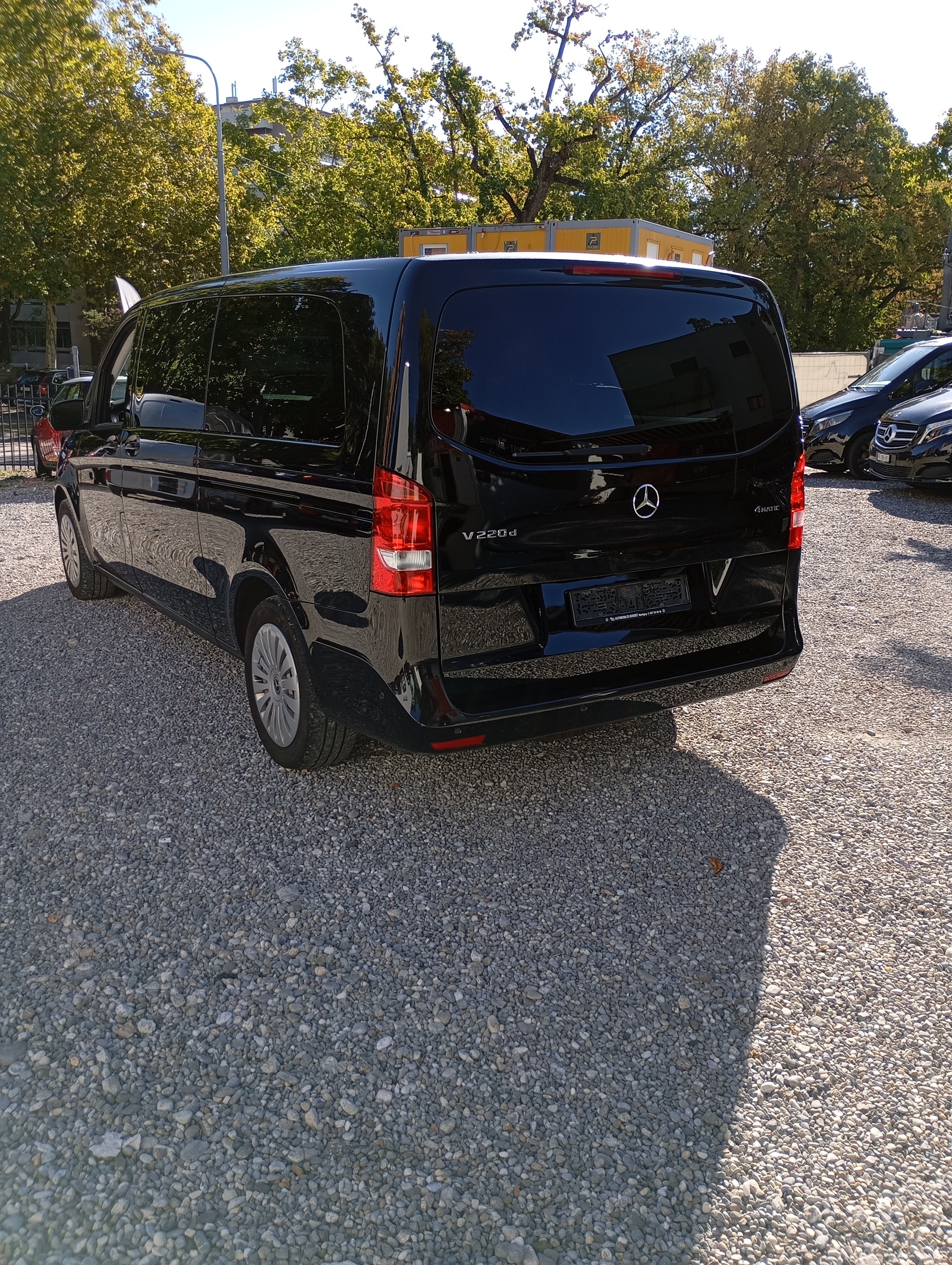 MERCEDES-BENZ V 220 d lang 4Matic 9G-Tronic-image-6