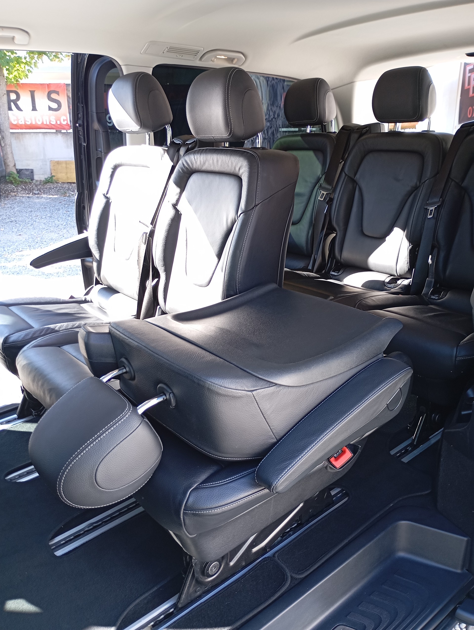 MERCEDES-BENZ V 220 d lang 4Matic 9G-Tronic-image-14