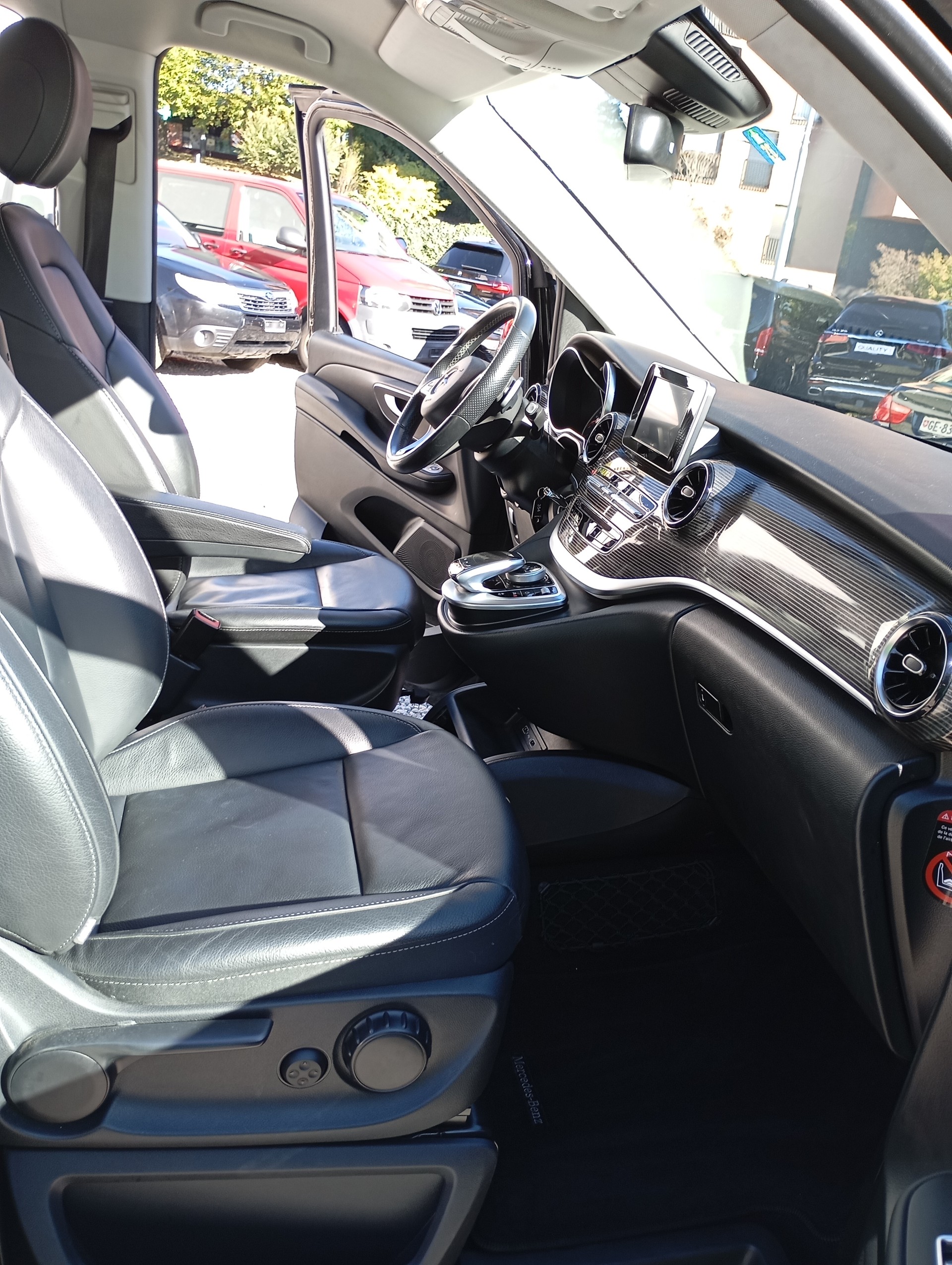 MERCEDES-BENZ V 220 d lang 4Matic 9G-Tronic-image-17