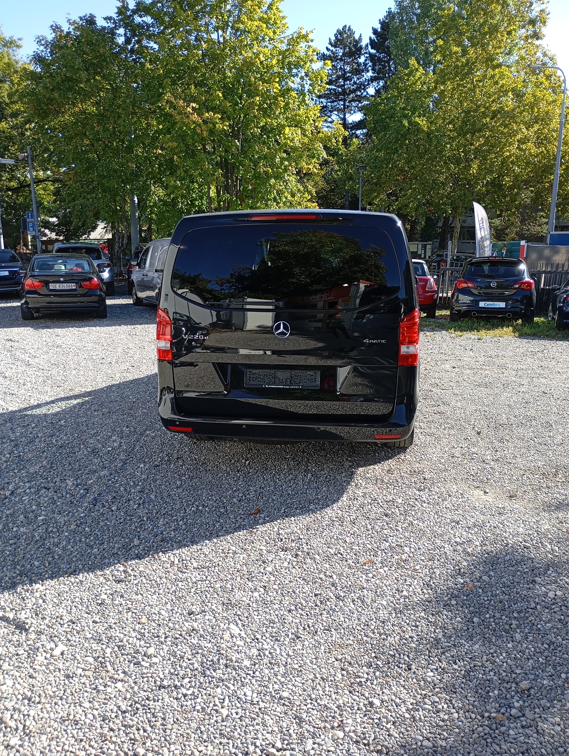 MERCEDES-BENZ V 220 d lang 4Matic 9G-Tronic-image-5