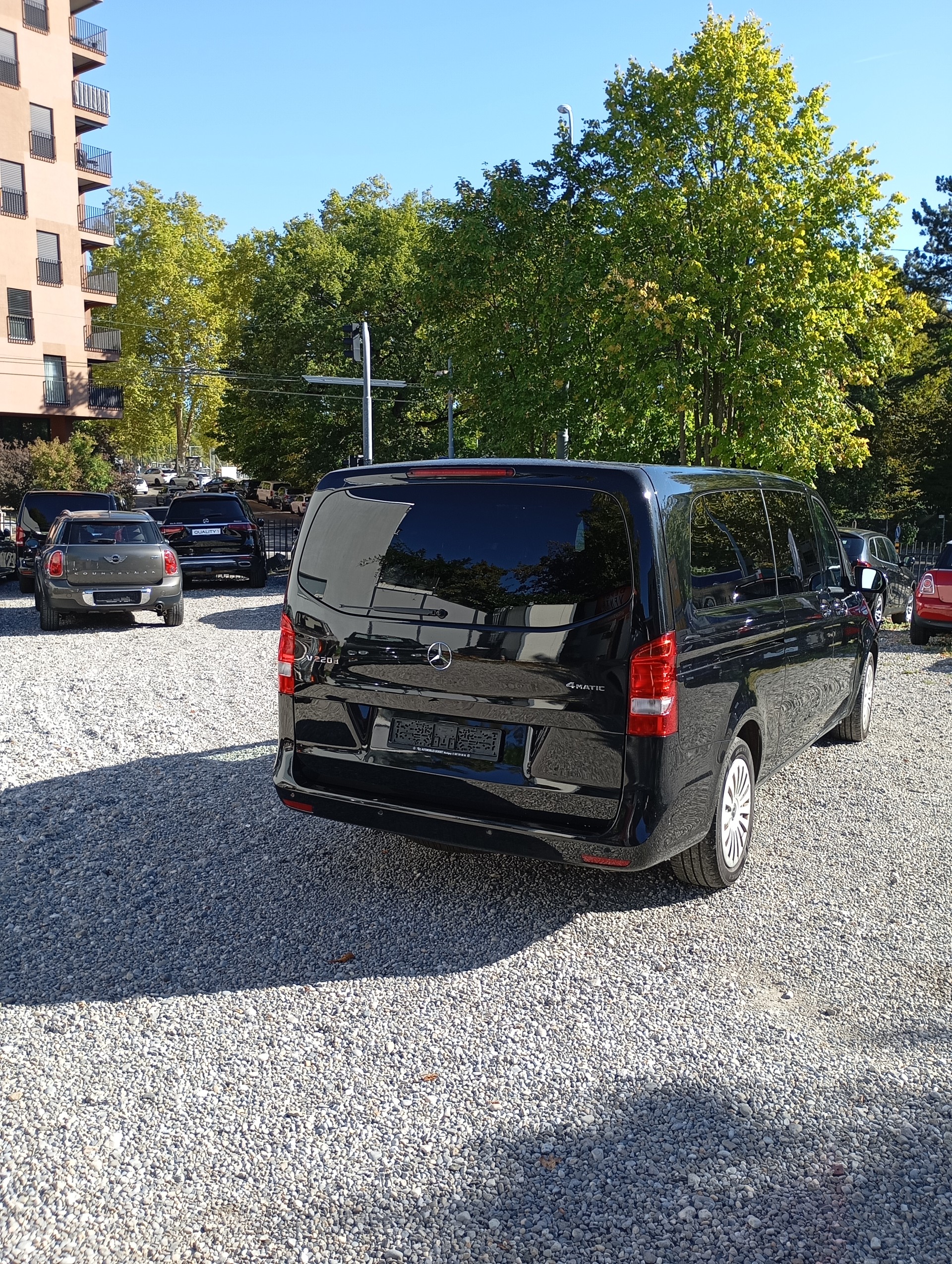MERCEDES-BENZ V 220 d lang 4Matic 9G-Tronic-image-11