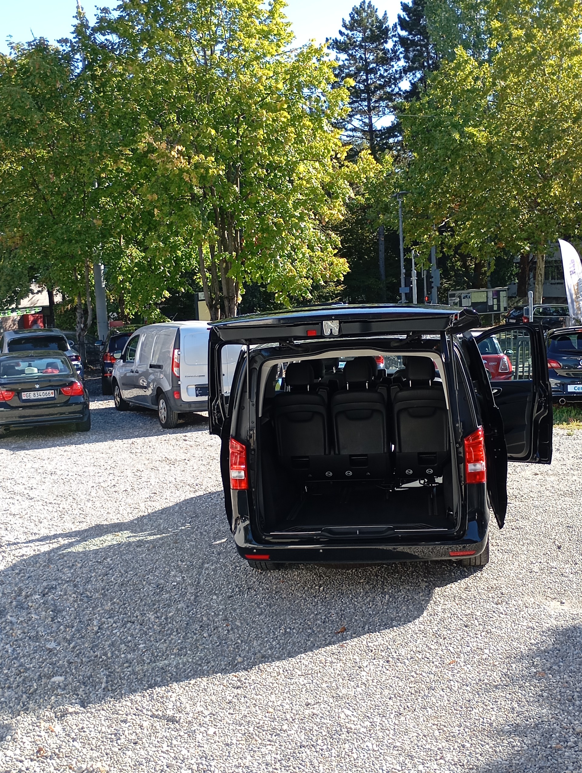 MERCEDES-BENZ V 220 d lang 4Matic 9G-Tronic-image-21