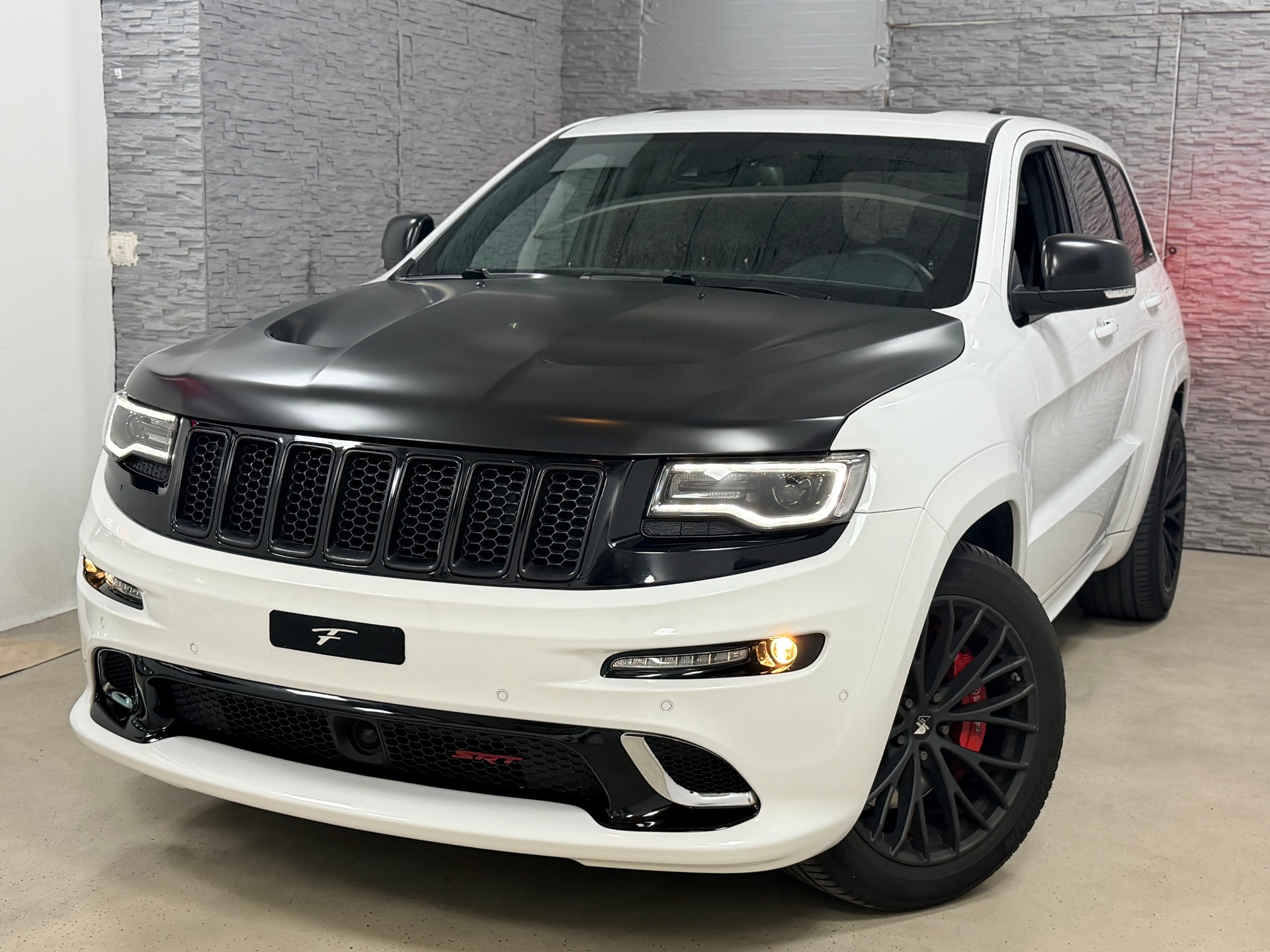 JEEP Grand Cherokee 6.4 V8 HEMI SRT8 Automatic-image-2