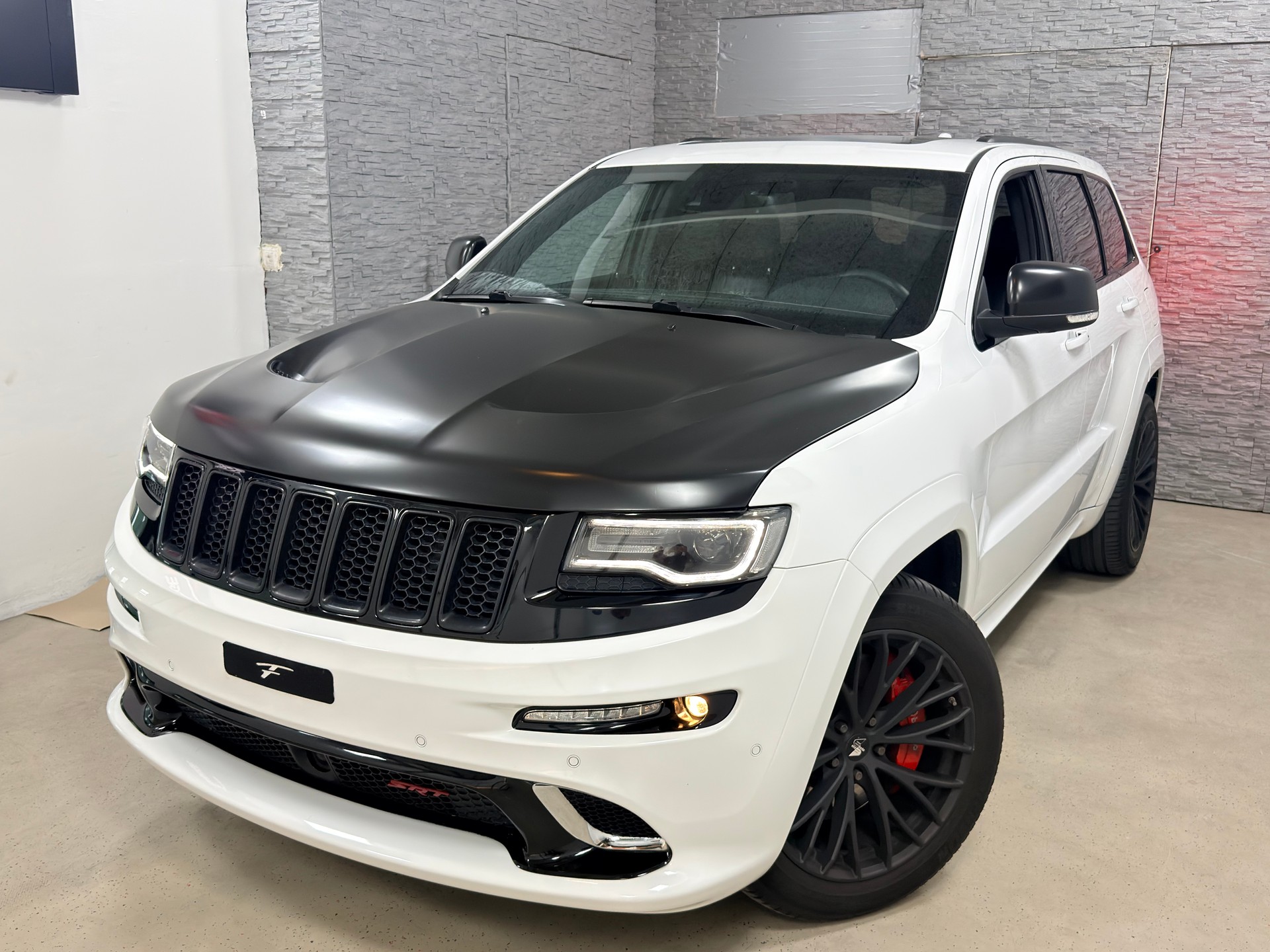 JEEP Grand Cherokee 6.4 V8 HEMI SRT8 Automatic-image-0