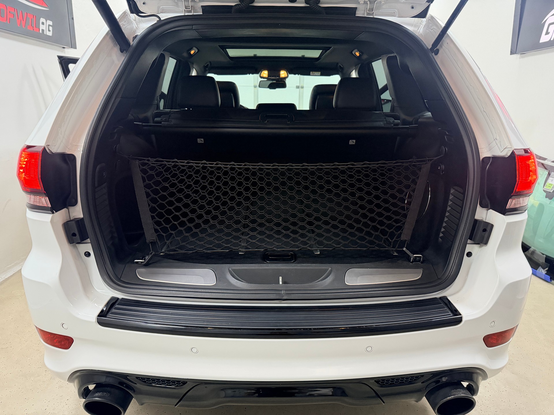 JEEP Grand Cherokee 6.4 V8 HEMI SRT8 Automatic-image-7
