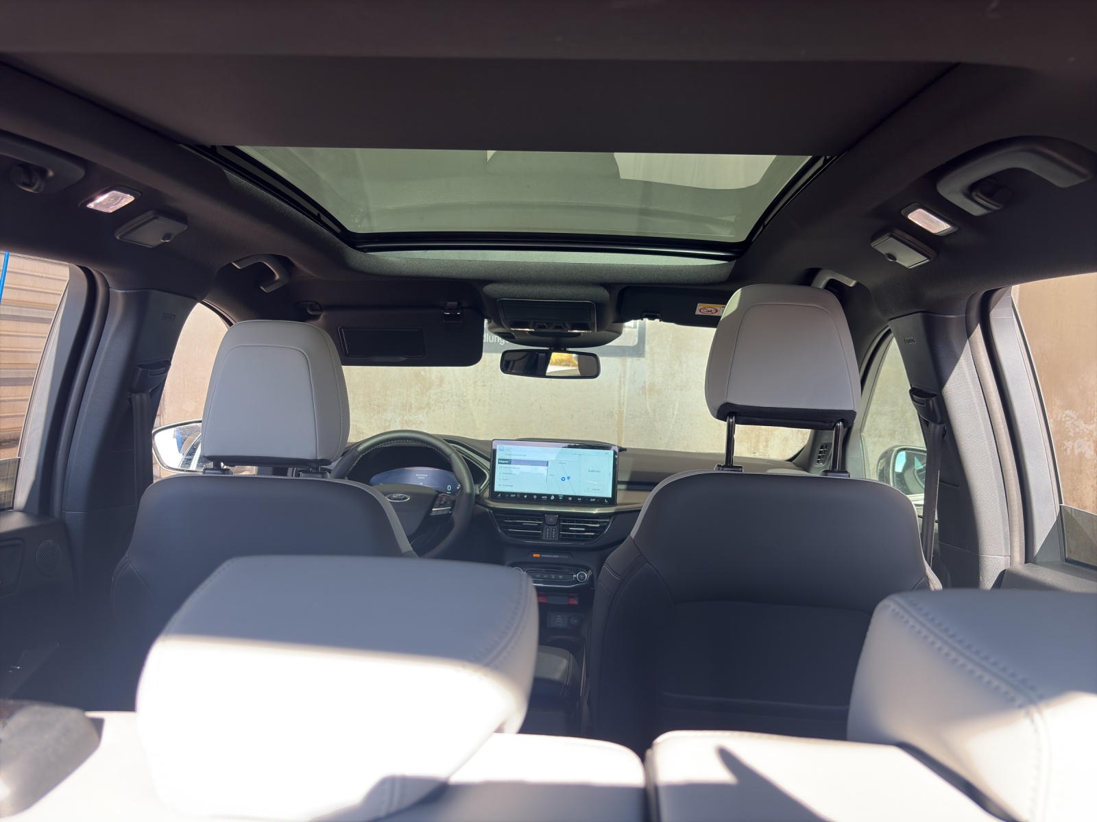 FORD Kuga 2.5 Hybrid Sound Edition 4x4-image-8