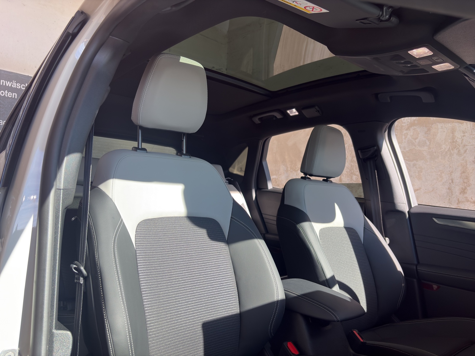 FORD Kuga 2.5 Hybrid Sound Edition 4x4-image-6