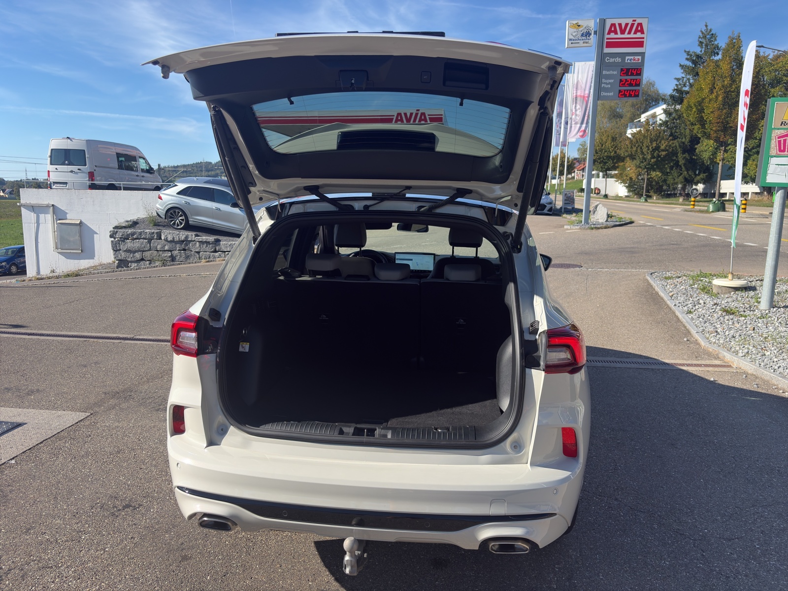 FORD Kuga 2.5 Hybrid Sound Edition 4x4-image-17
