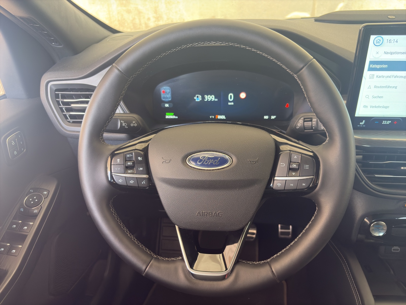 FORD Kuga 2.5 Hybrid Sound Edition 4x4-image-11