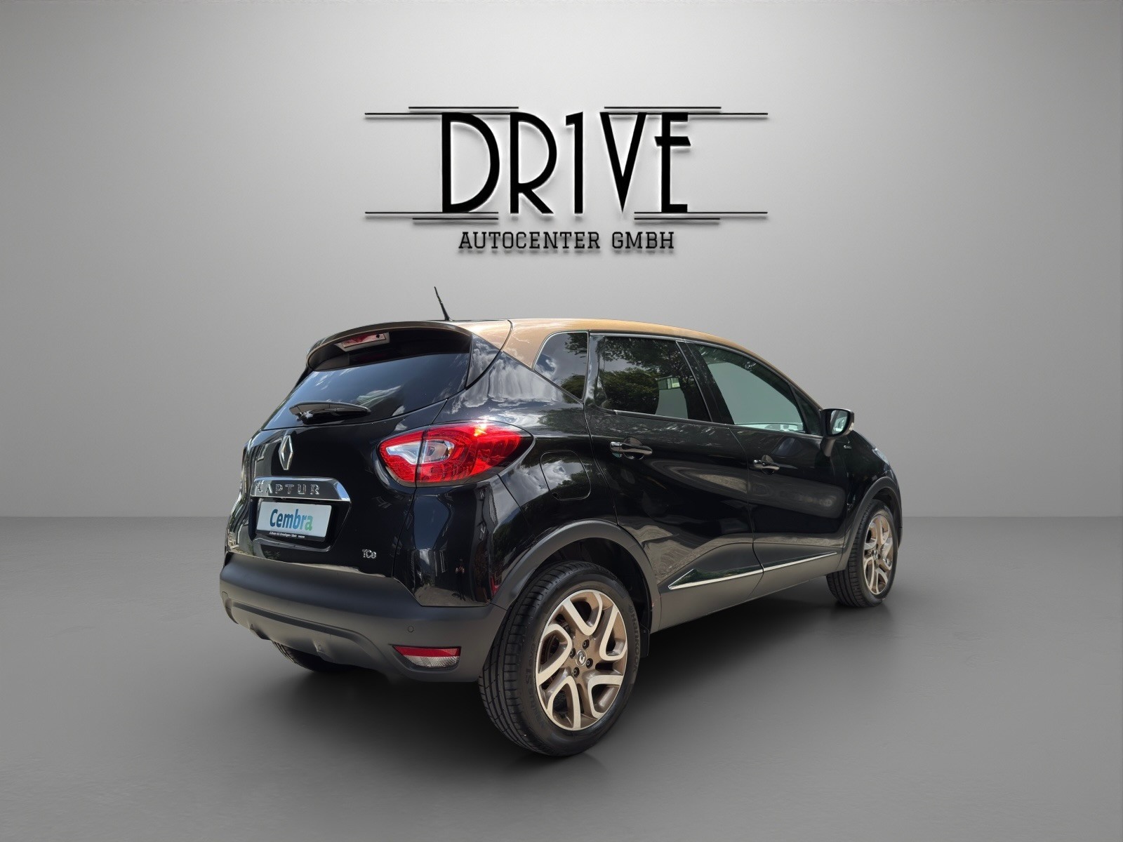 RENAULT Captur 1.2 T 16V Iconic EDC-image-4