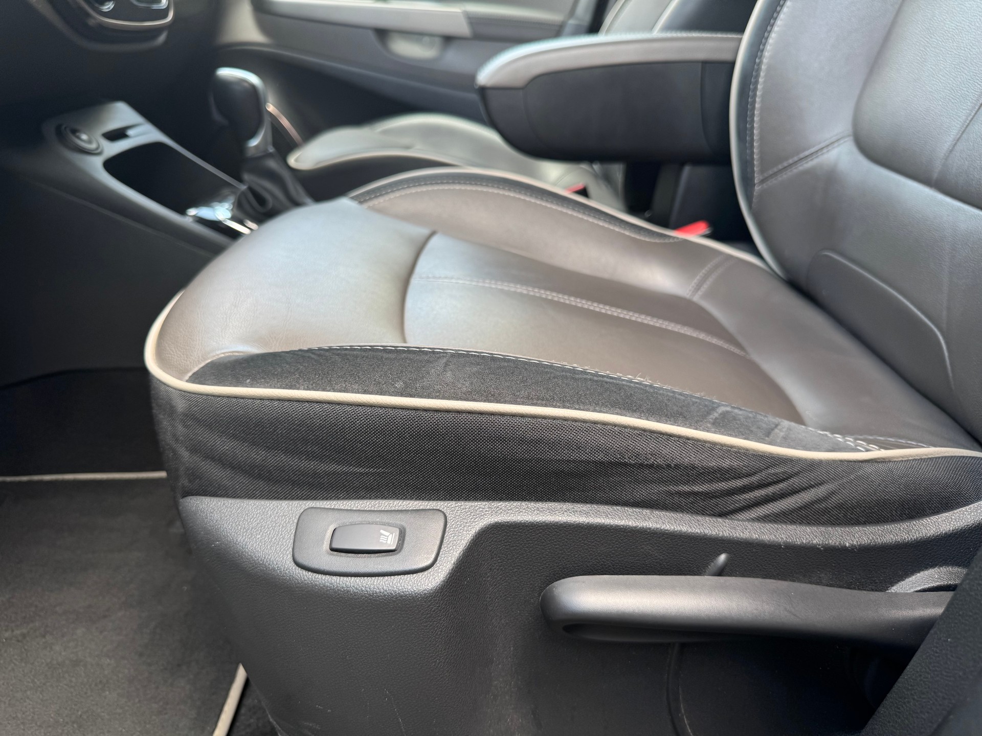 RENAULT Captur 1.2 T 16V Iconic EDC-image-16