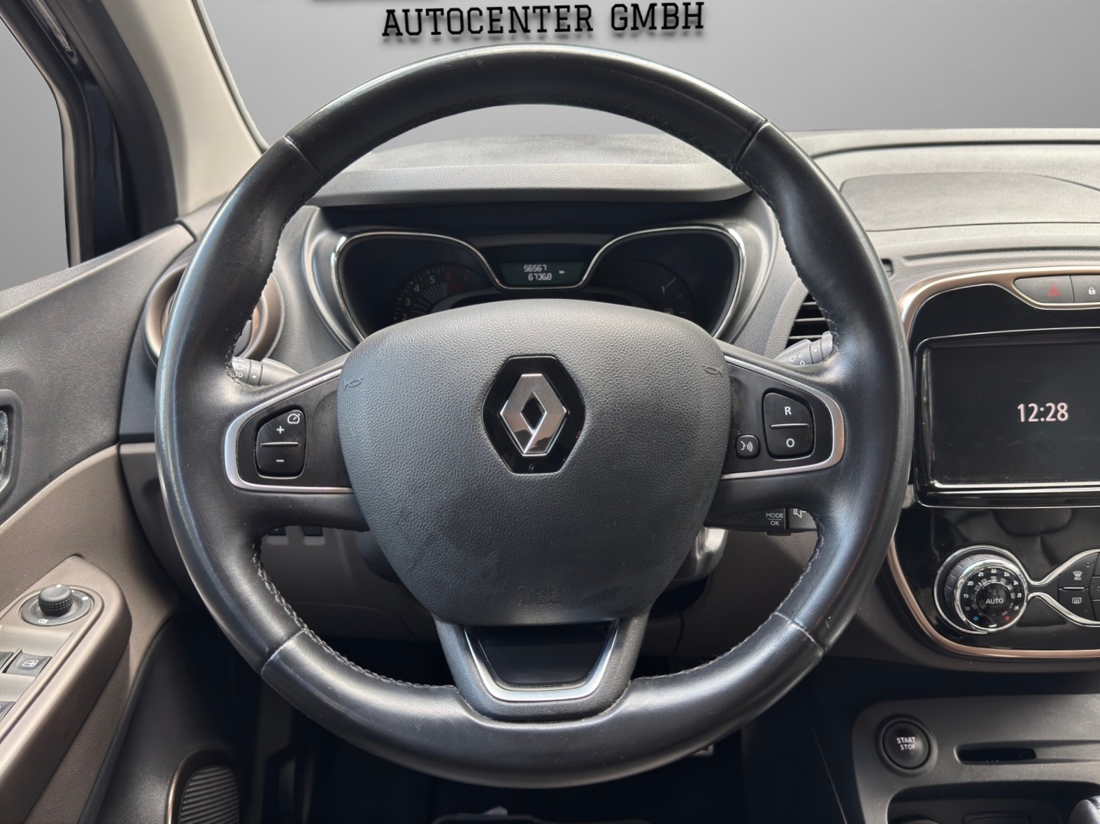 RENAULT Captur 1.2 T 16V Iconic EDC-image-9