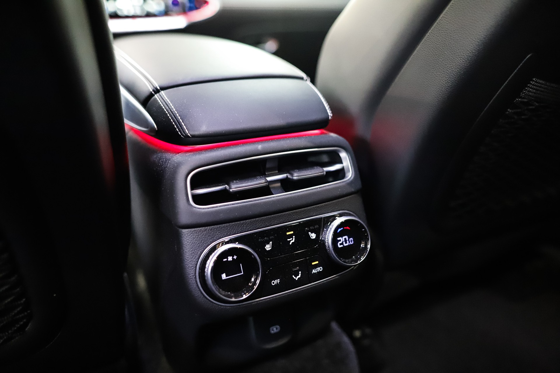 GENESIS GV70 Electrified Sport kWh 77,4 AWD * Savile Silver *-image-16