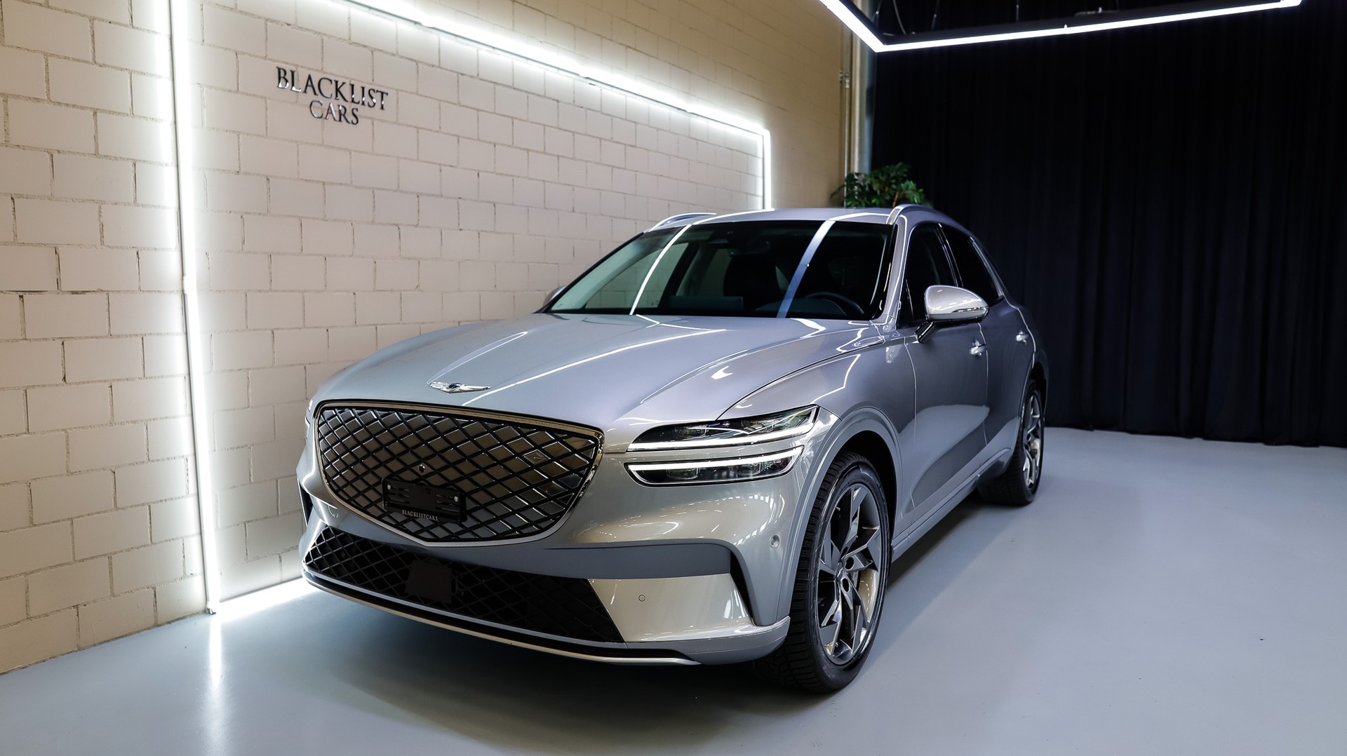 GENESIS GV70 Electrified Sport kWh 77,4 AWD * Savile Silver *-image-1