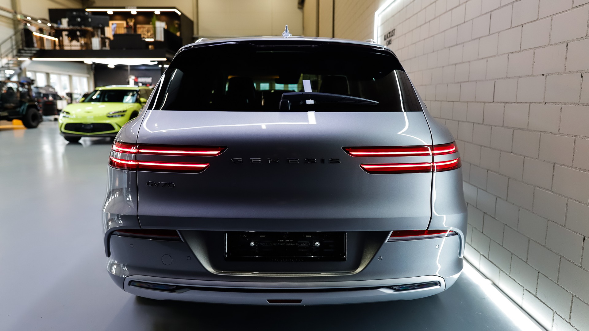 GENESIS GV70 Electrified Sport kWh 77,4 AWD * Savile Silver *-image-5