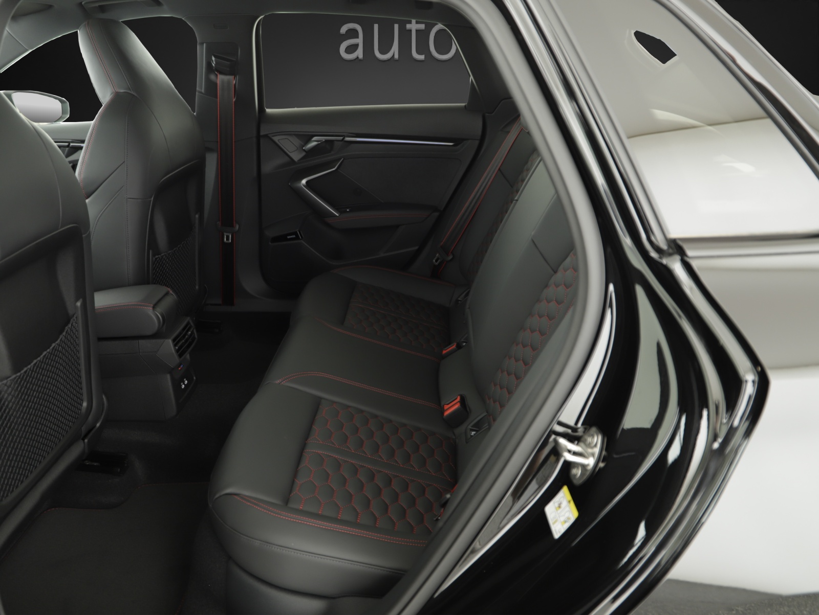 AUDI RS3 Sportback 2.5 TSI quattro S-tronic-image-9