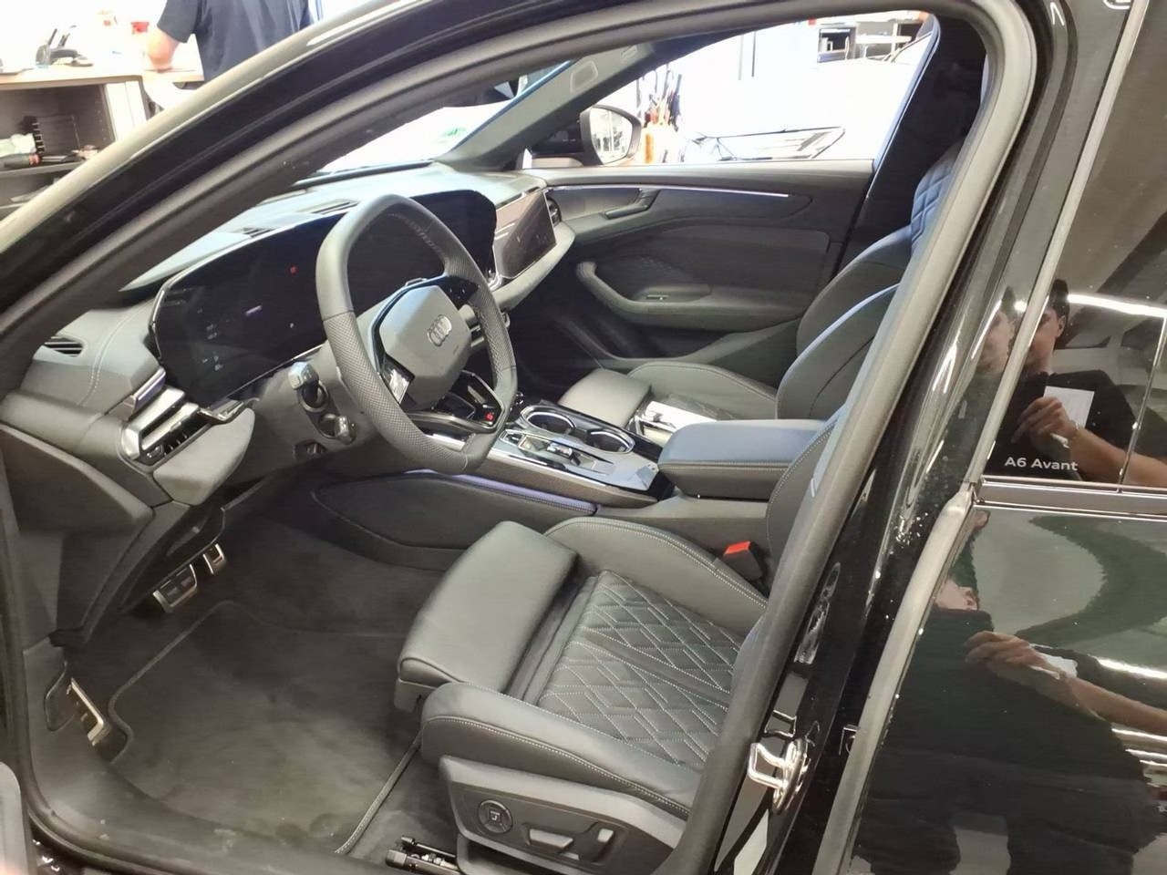 AUDI A6 Avant TFSI quattro 270 kW S tronic*Luftfederung,Lederausstattung,5-Jahre Werksgarantie*-image-3