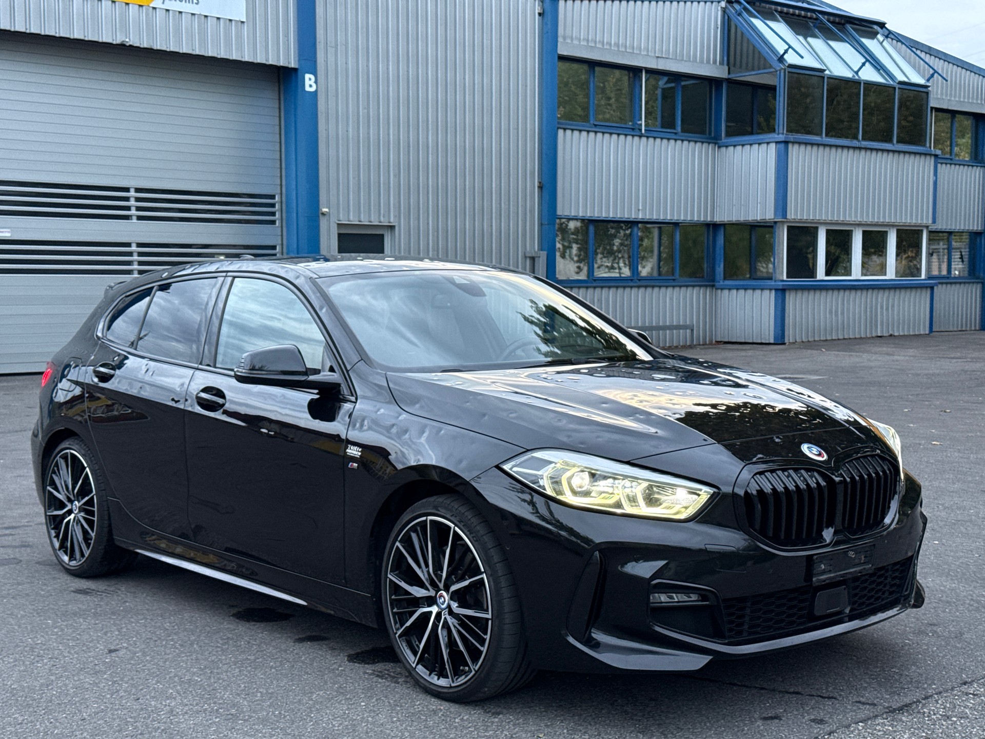 BMW 120d xDrive Steptronic M Sport-image-2