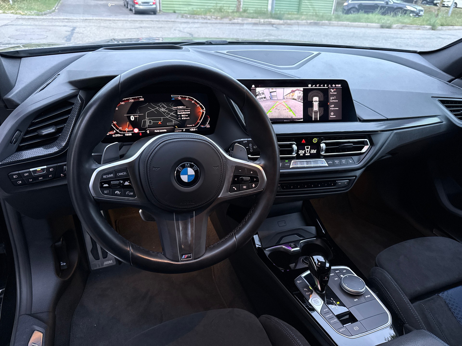BMW 120d xDrive Steptronic M Sport-image-11
