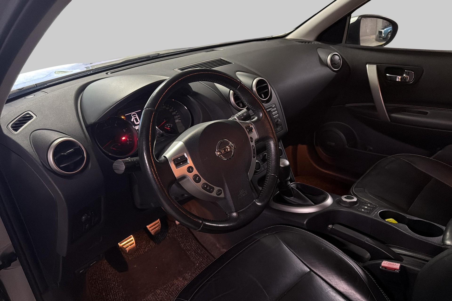 NISSAN Qashqai 1.6 dCi iStop 4WD tekna-image-8