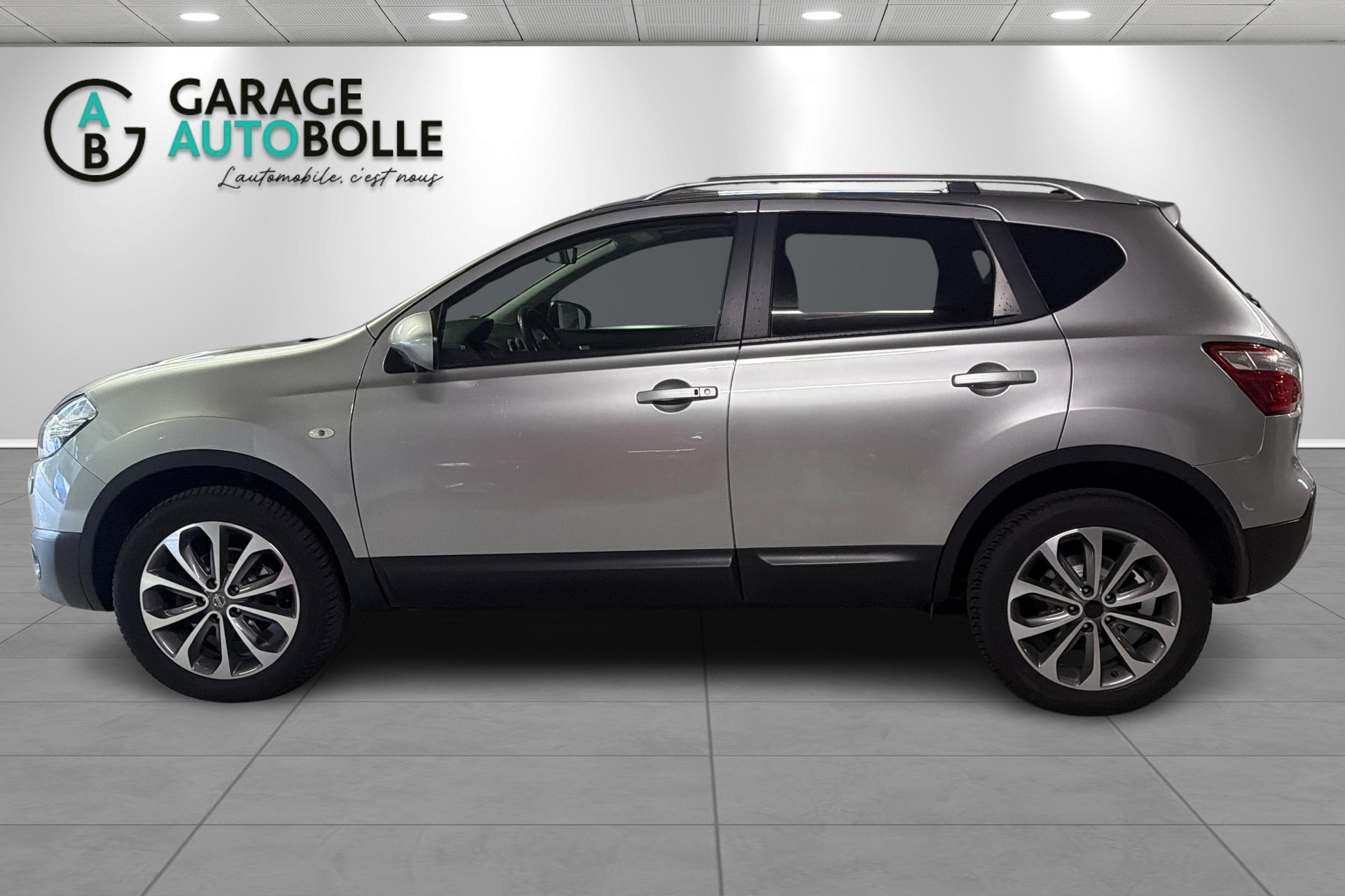 NISSAN Qashqai 1.6 dCi iStop 4WD tekna-image-6