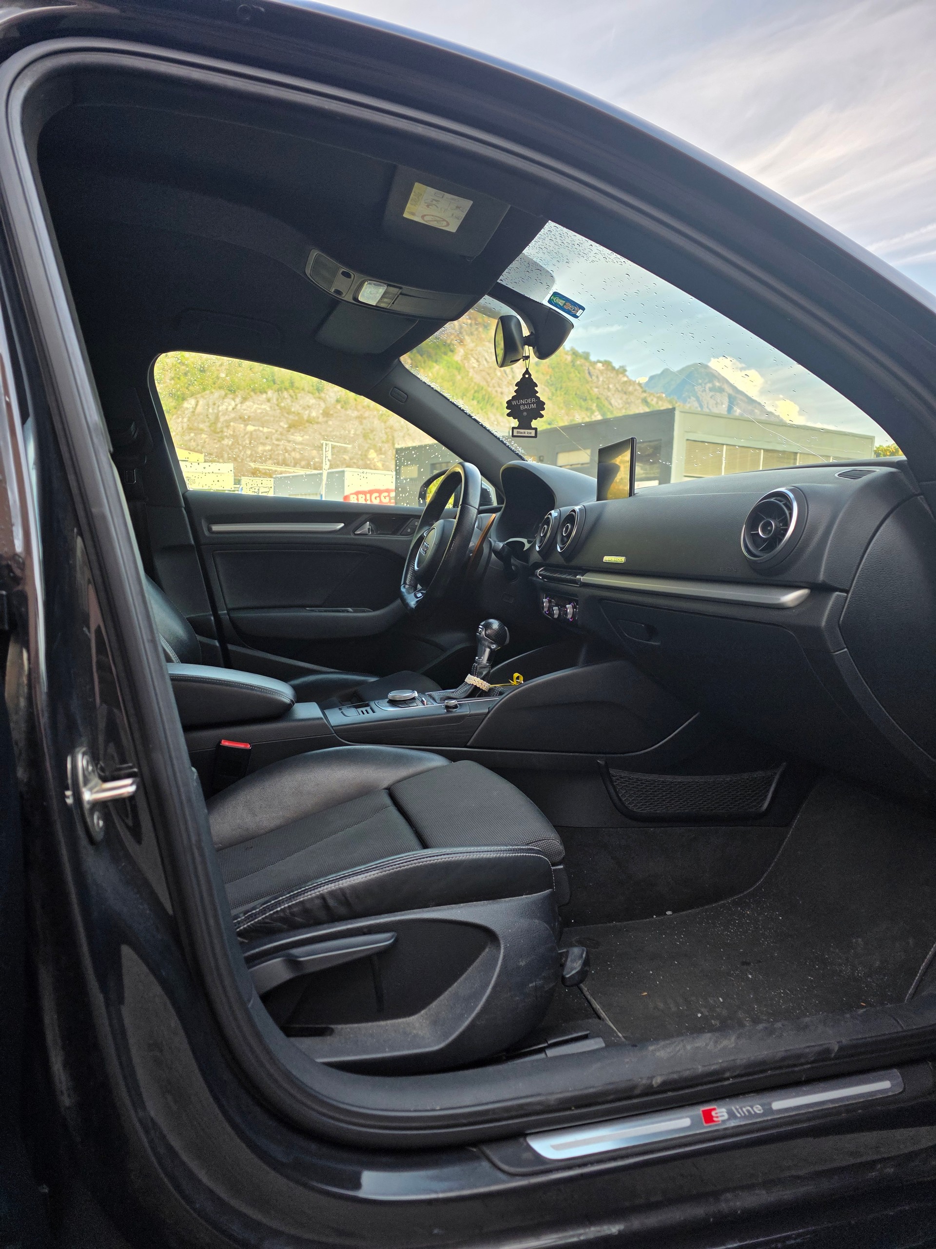 AUDI A3 Limousine 1.8 TFSI Attraction S-tronic-image-9