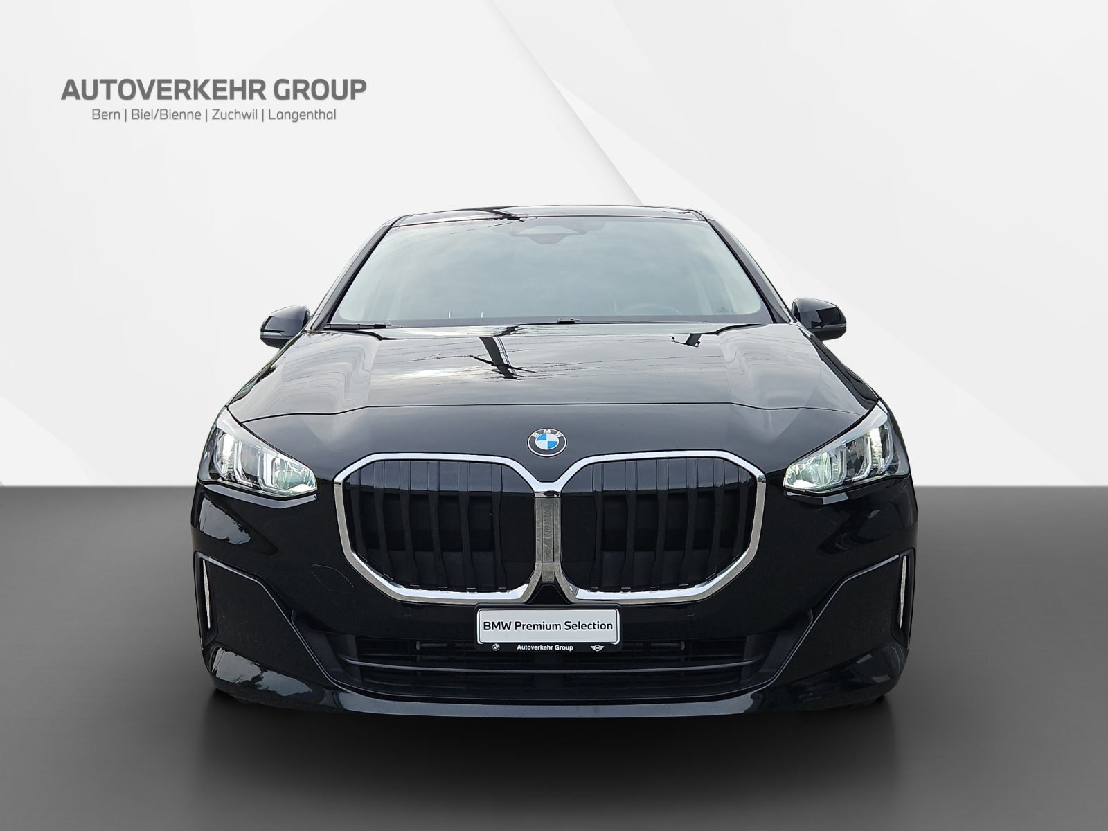 BMW 218i Active Tourer-image-1