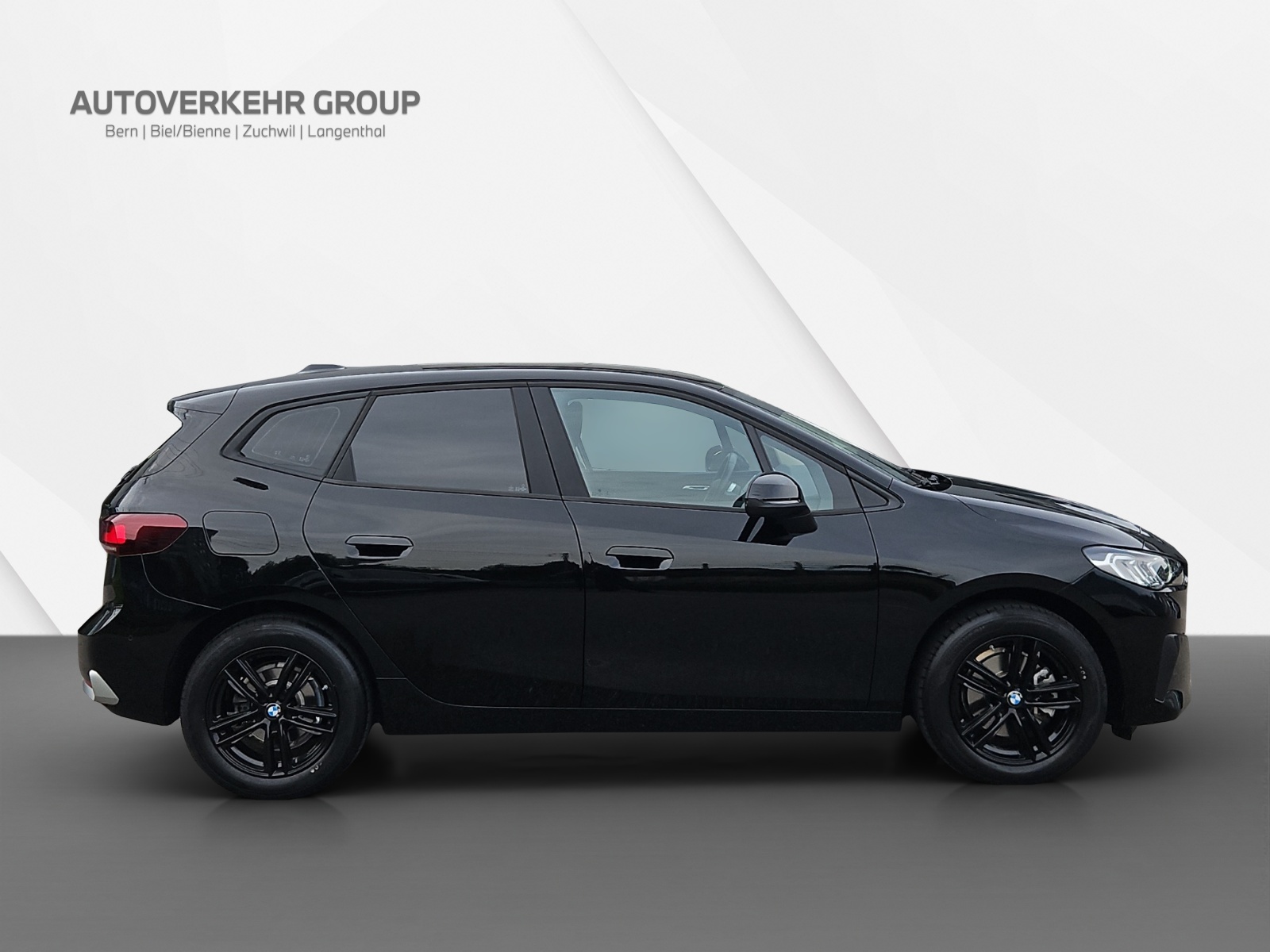 BMW 218i Active Tourer-image-6