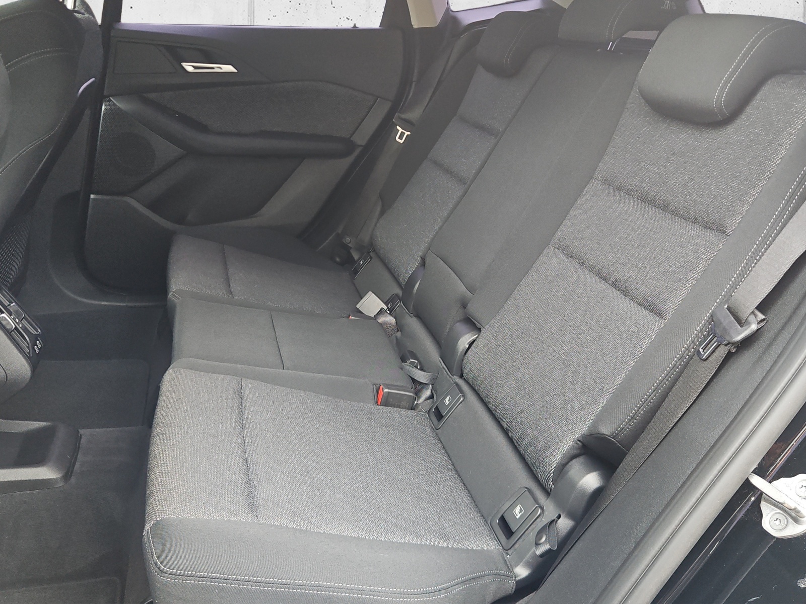BMW 218i Active Tourer-image-10