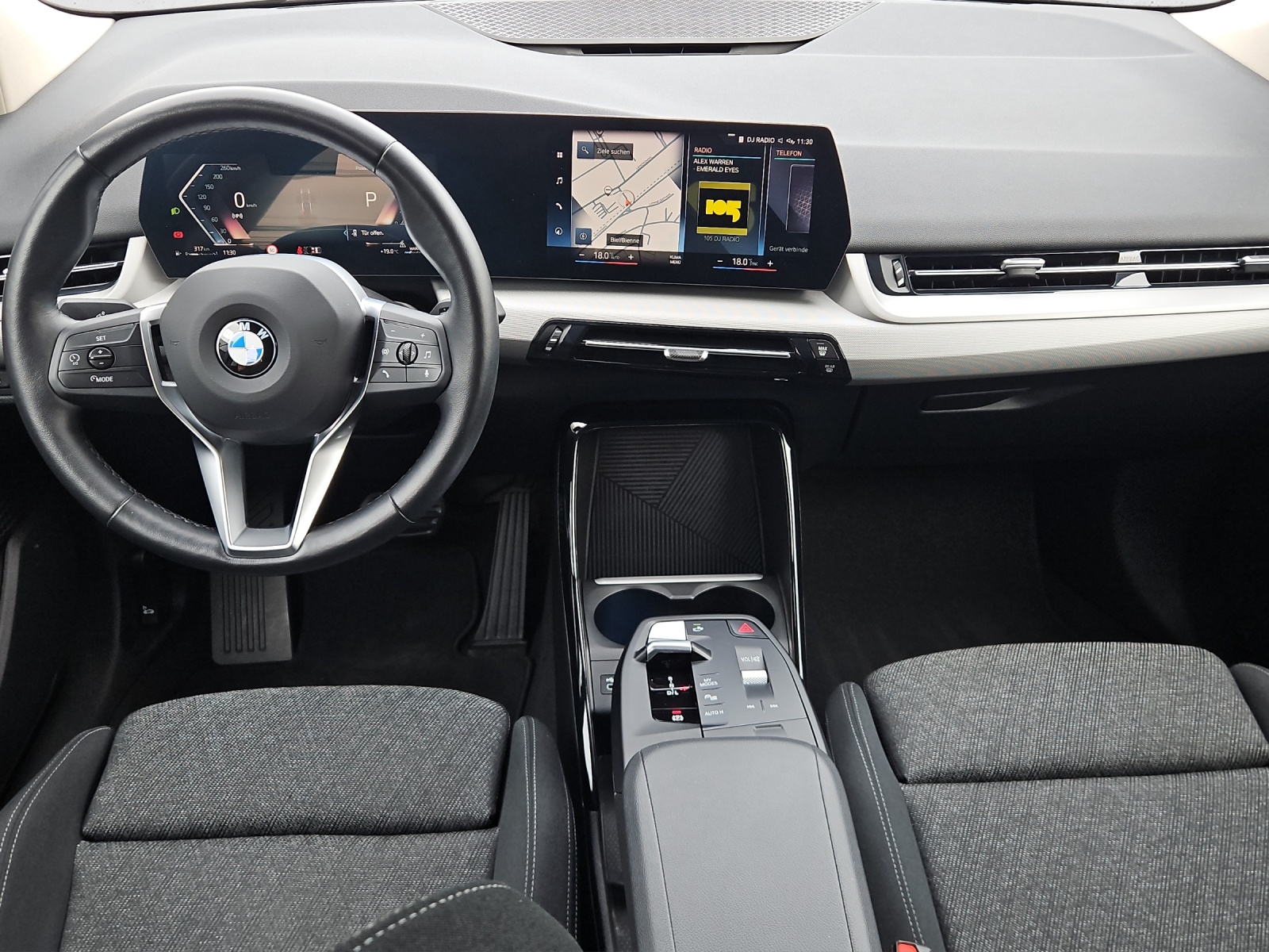 BMW 218i Active Tourer-image-13