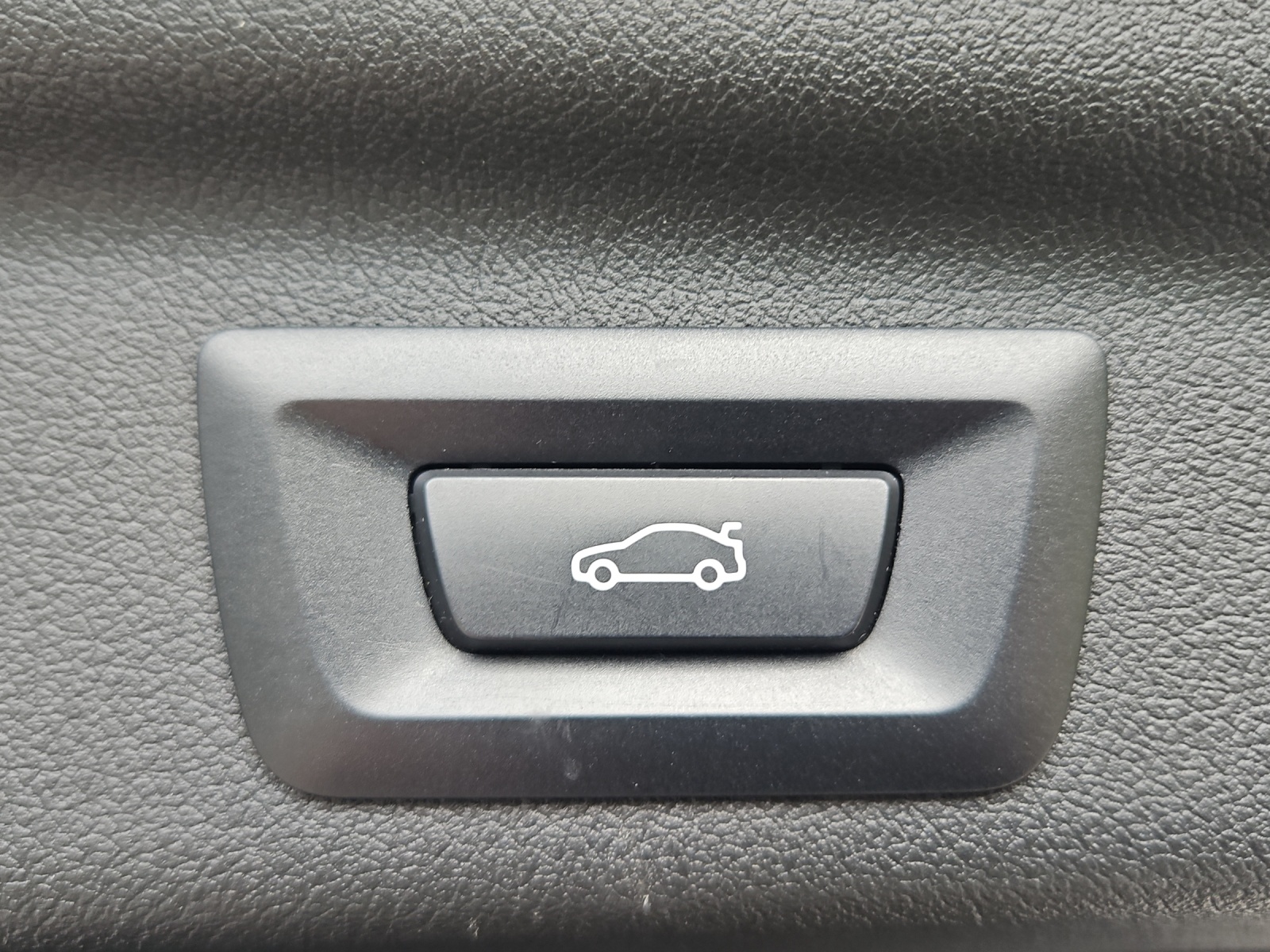 BMW 218i Active Tourer-image-15