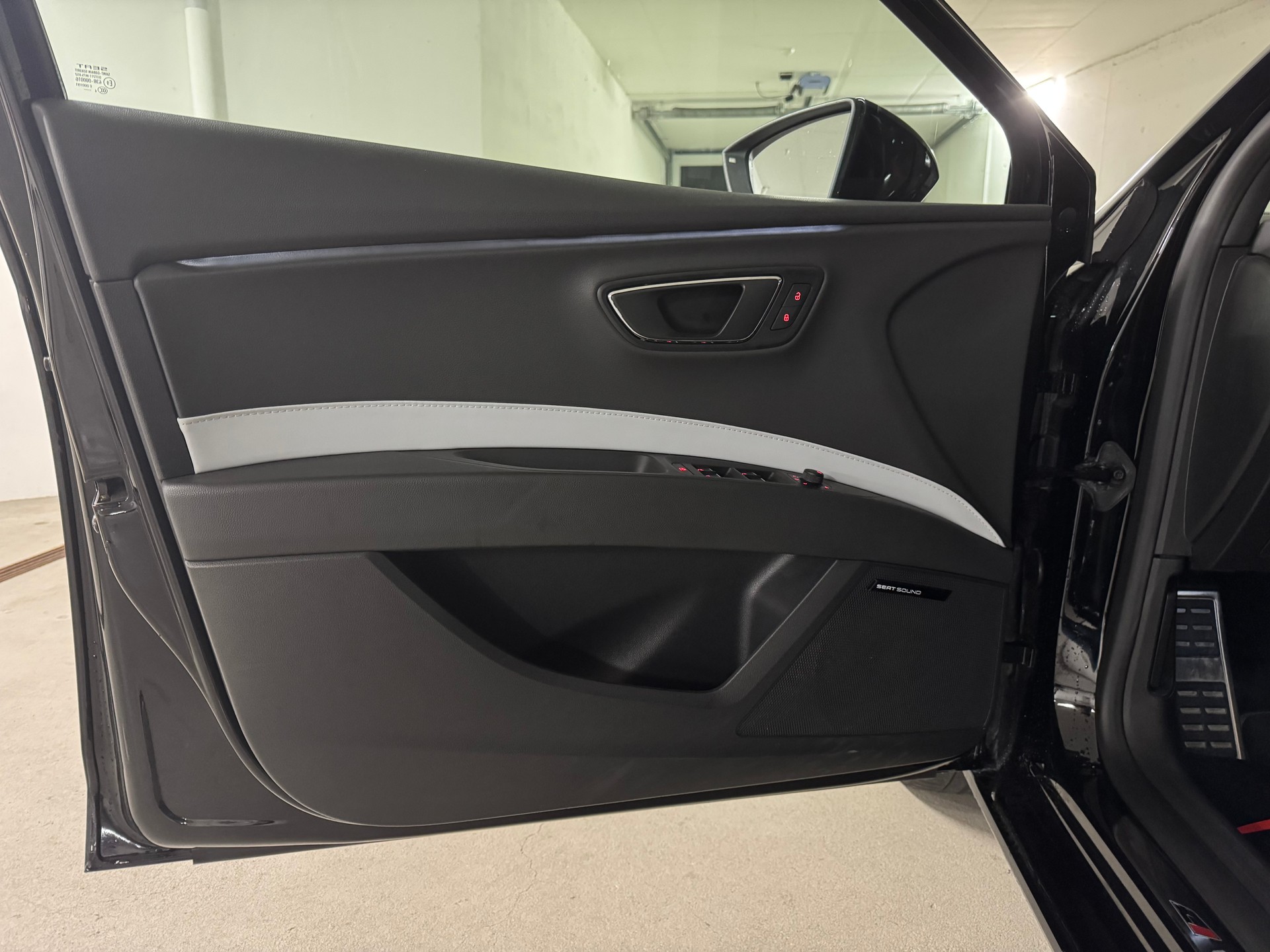 SEAT Leon 2.0 TSI Cupra 290 DSG-image-9