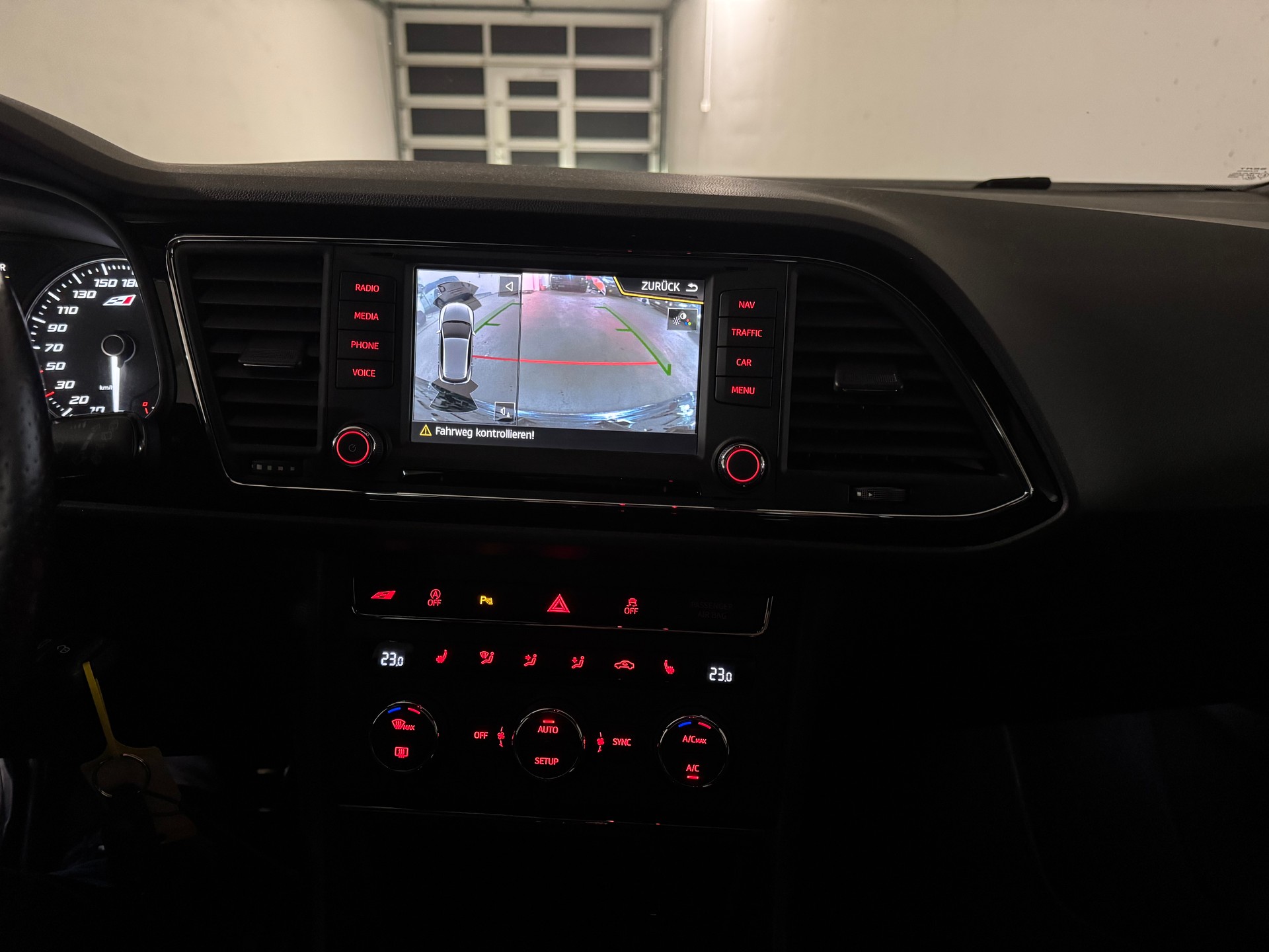 SEAT Leon 2.0 TSI Cupra 290 DSG-image-13