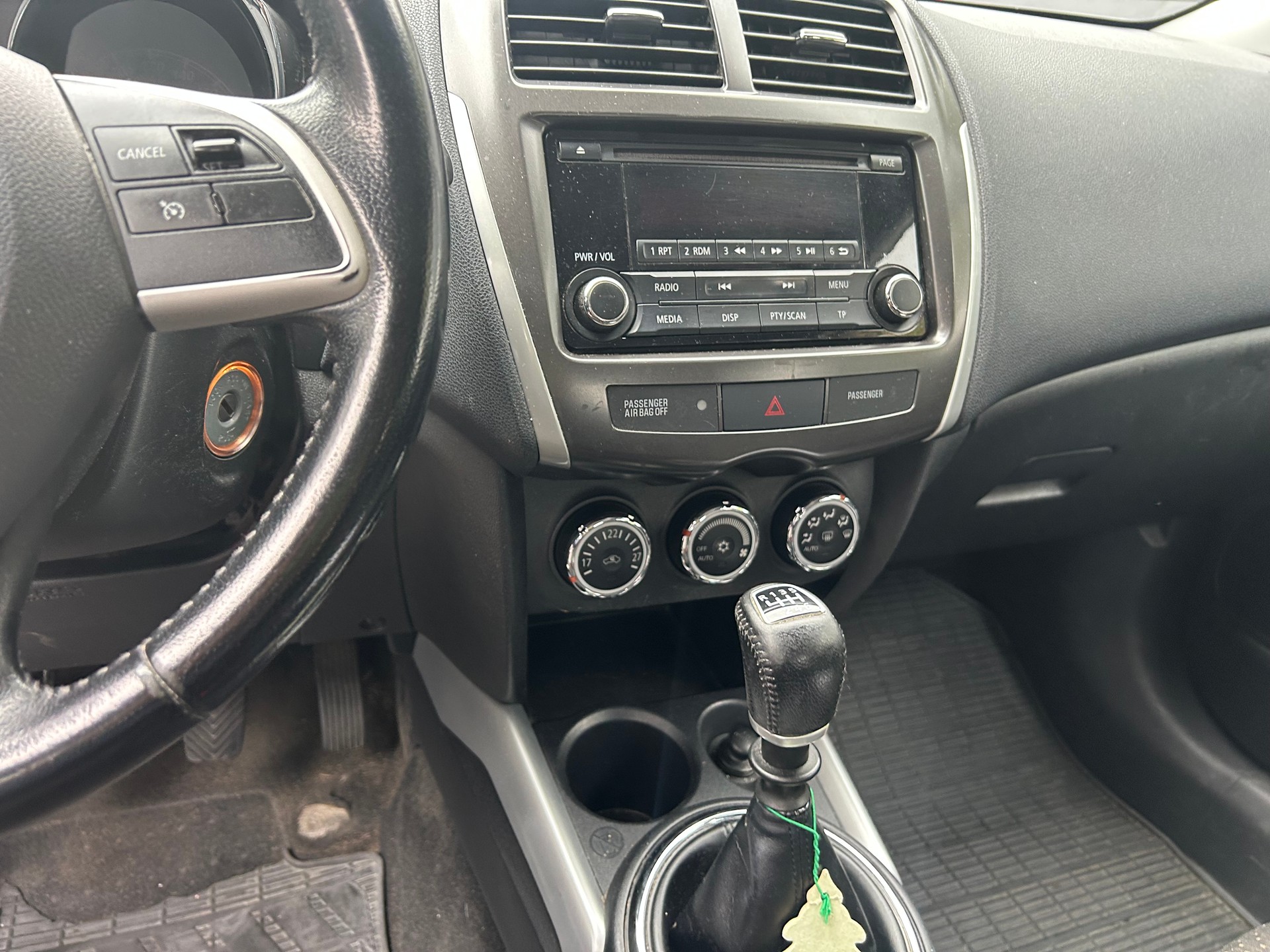 MITSUBISHI ASX 1.8 DID Celebration 300K 4WD-image-8