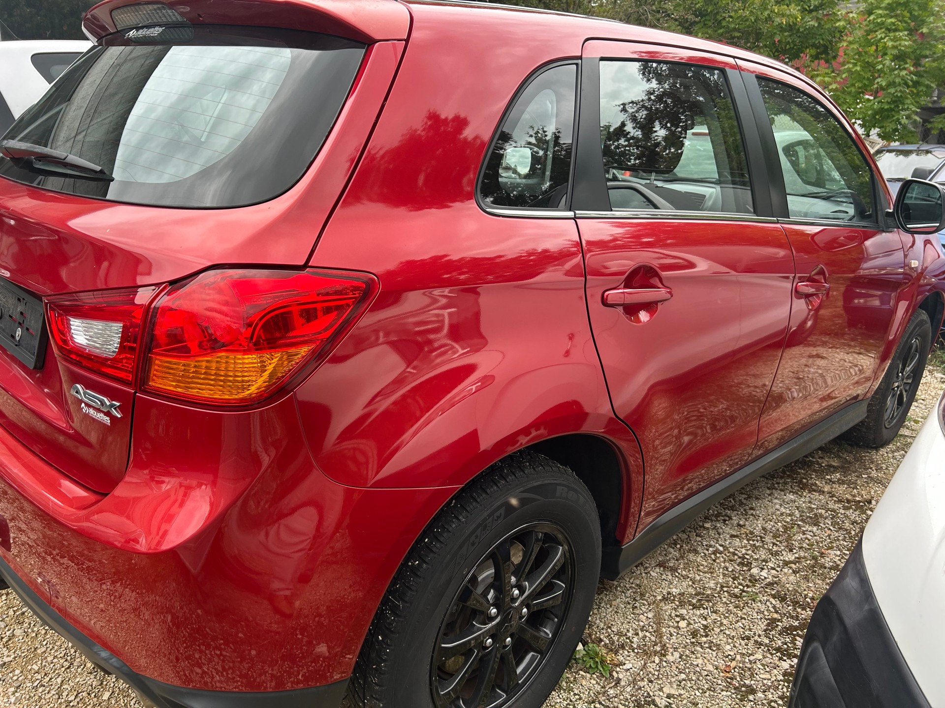 MITSUBISHI ASX 1.8 DID Celebration 300K 4WD-image-4