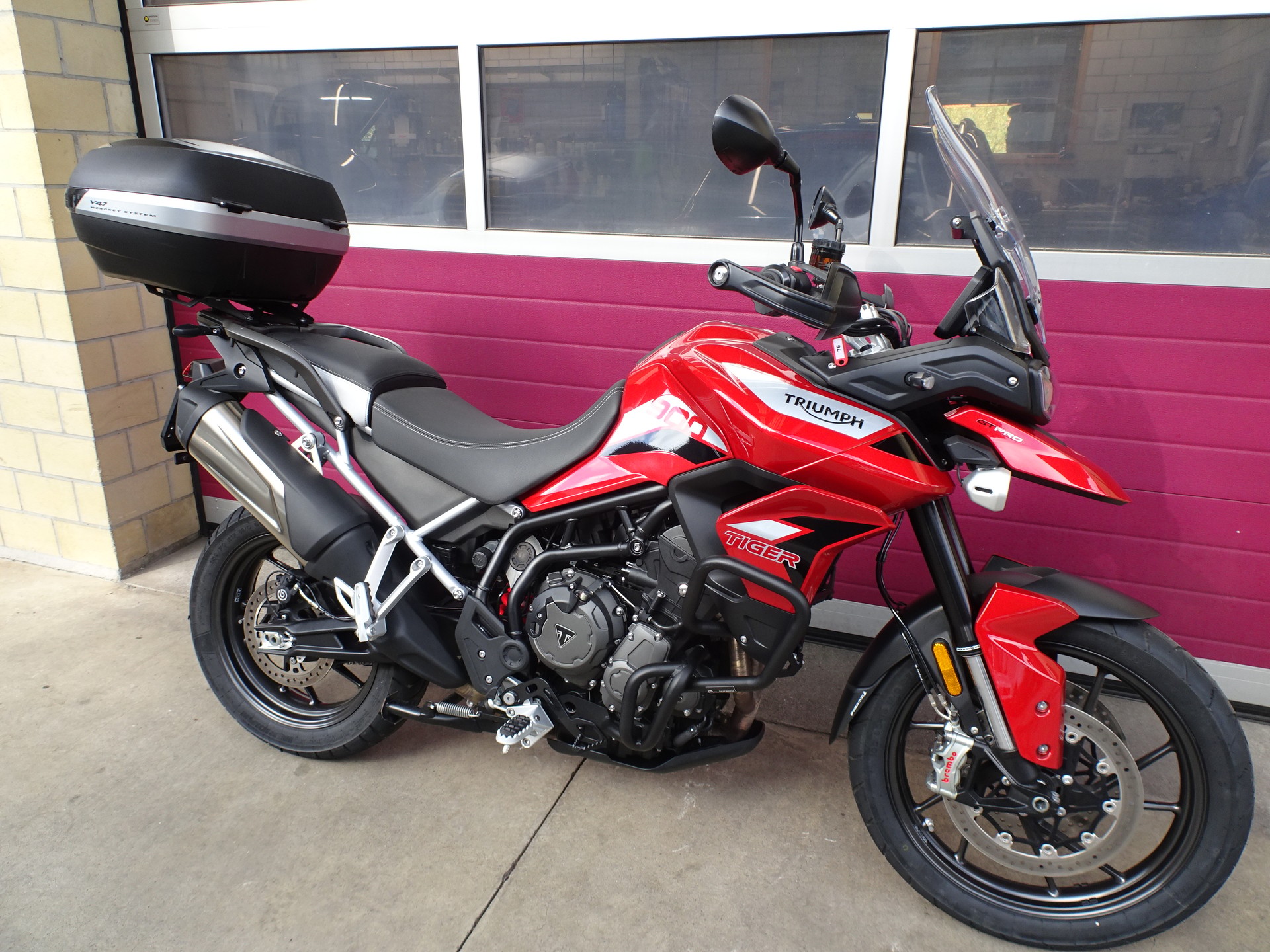 TRIUMPH Tiger 900 GT Pro-showroom-element-2
