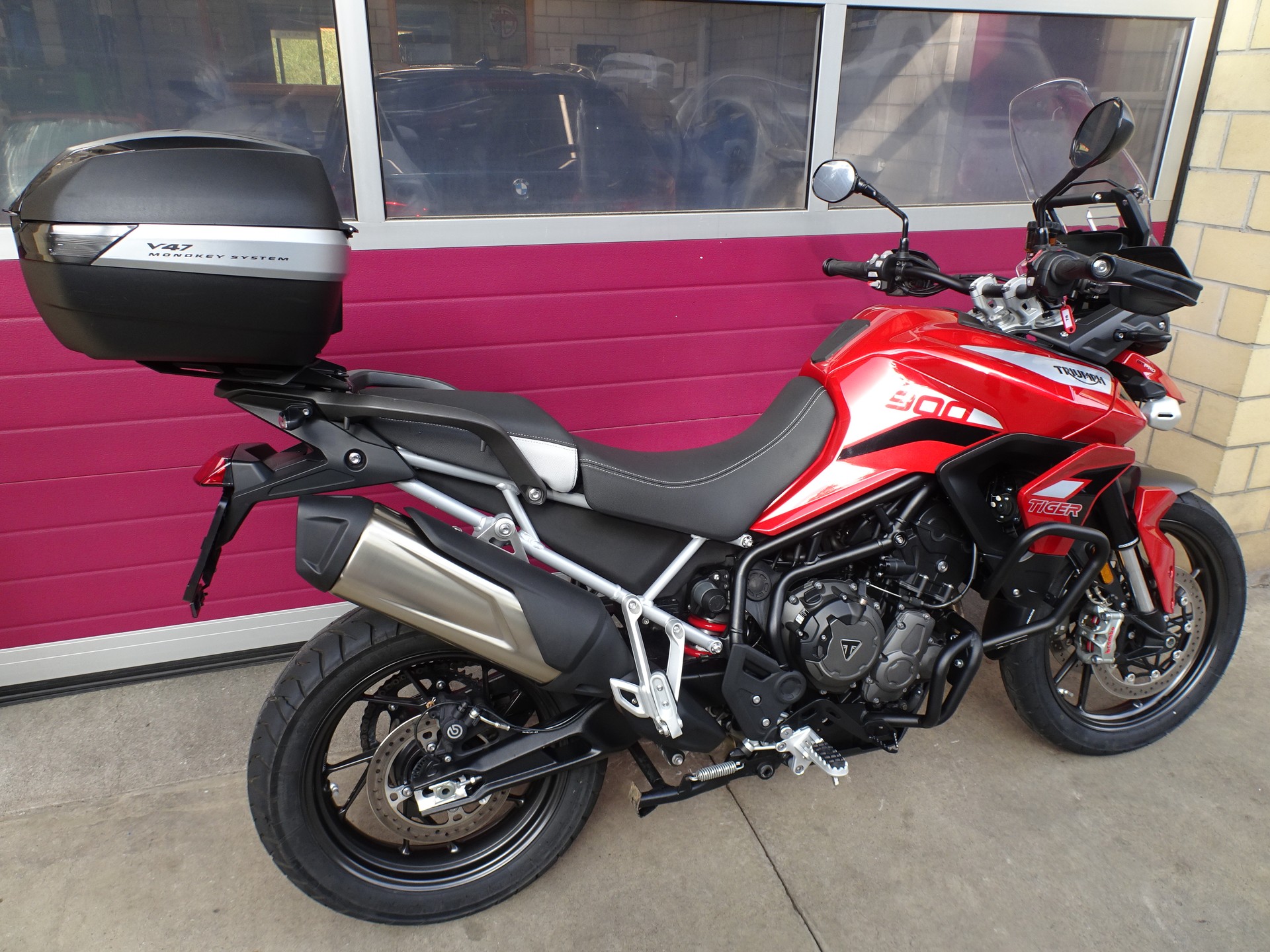 TRIUMPH Tiger 900 GT Pro-showroom-element-3