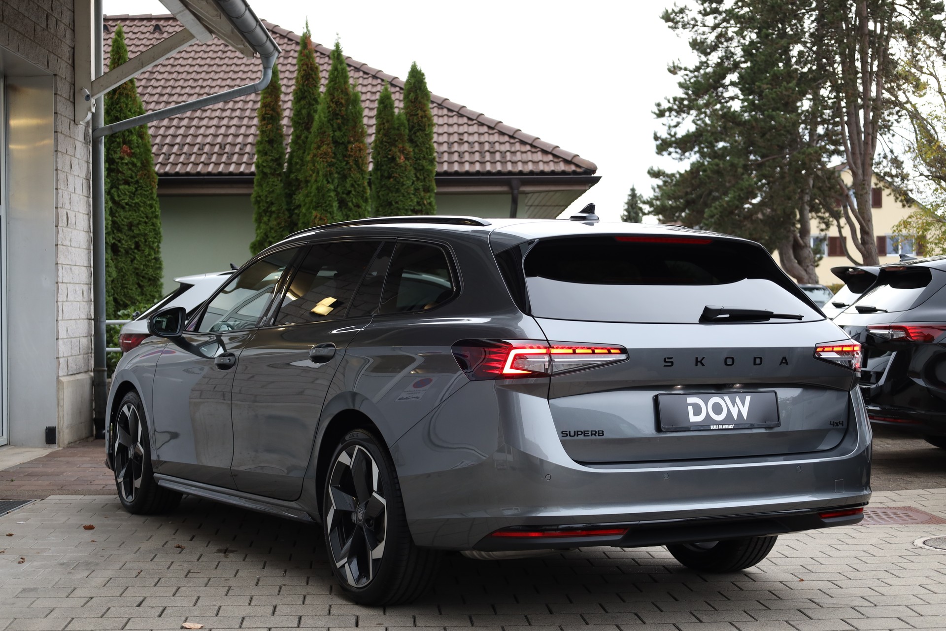 SKODA Superb Combi 2.0 TSI Sportline 4x4 DSG-image-3