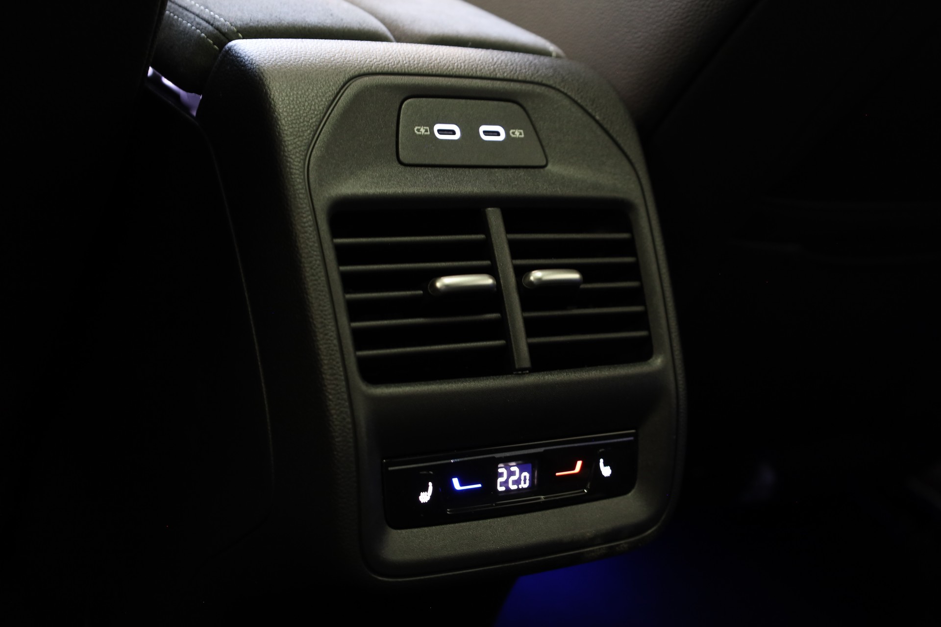 SKODA Superb Combi 2.0 TSI Sportline 4x4 DSG-image-25