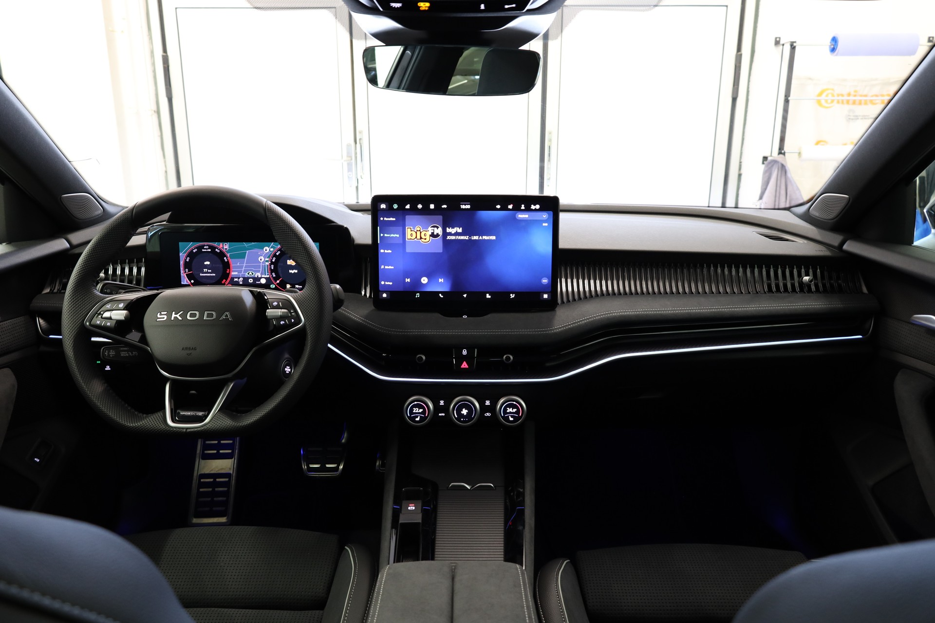 SKODA Superb Combi 2.0 TSI Sportline 4x4 DSG-image-9