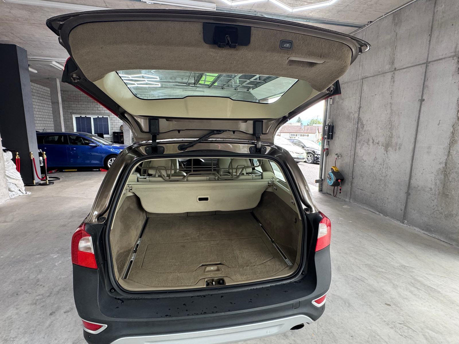 VOLVO XC70 T6 AWD OceanRace Geartronic-image-5