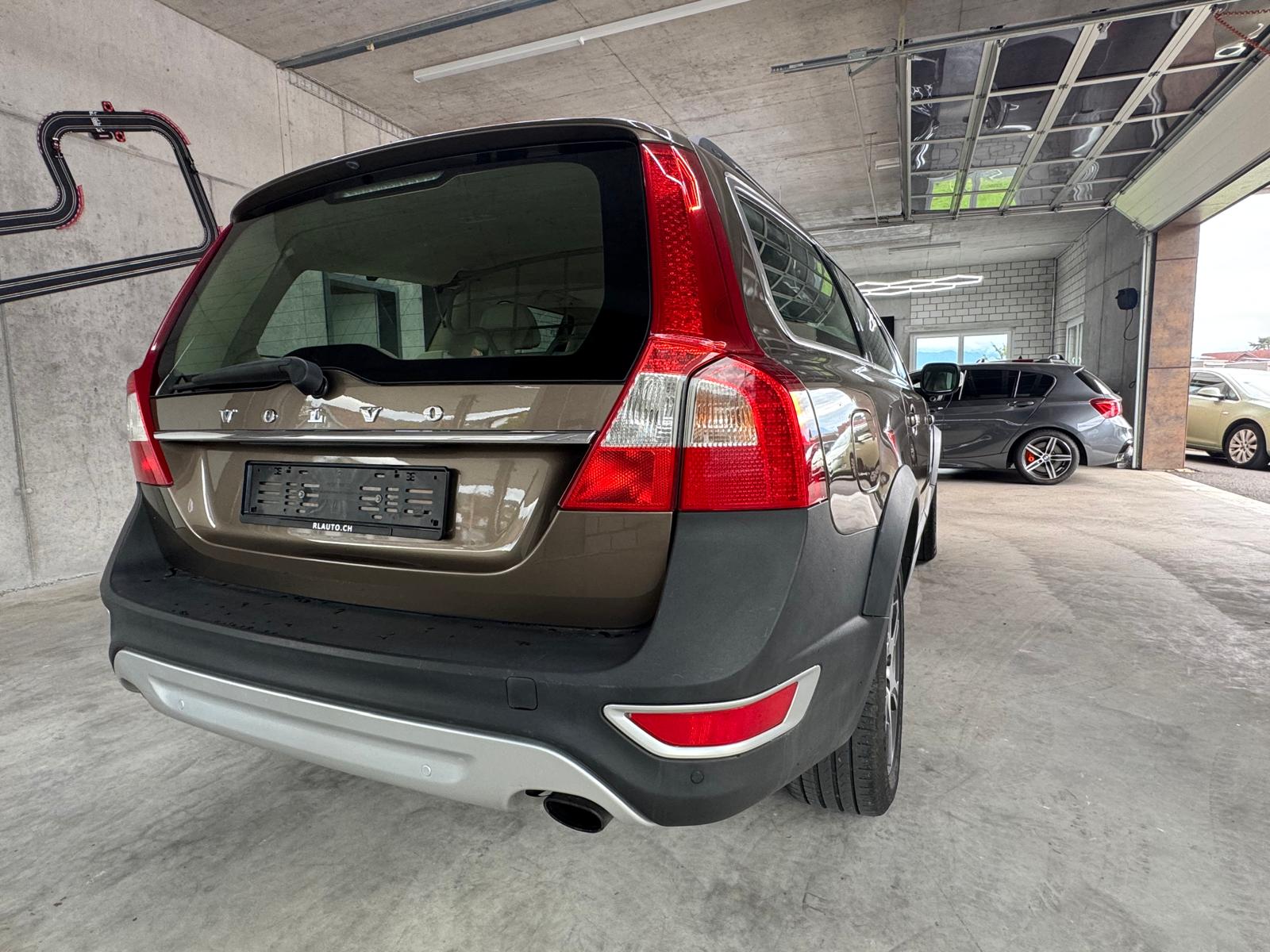 VOLVO XC70 T6 AWD OceanRace Geartronic-image-4