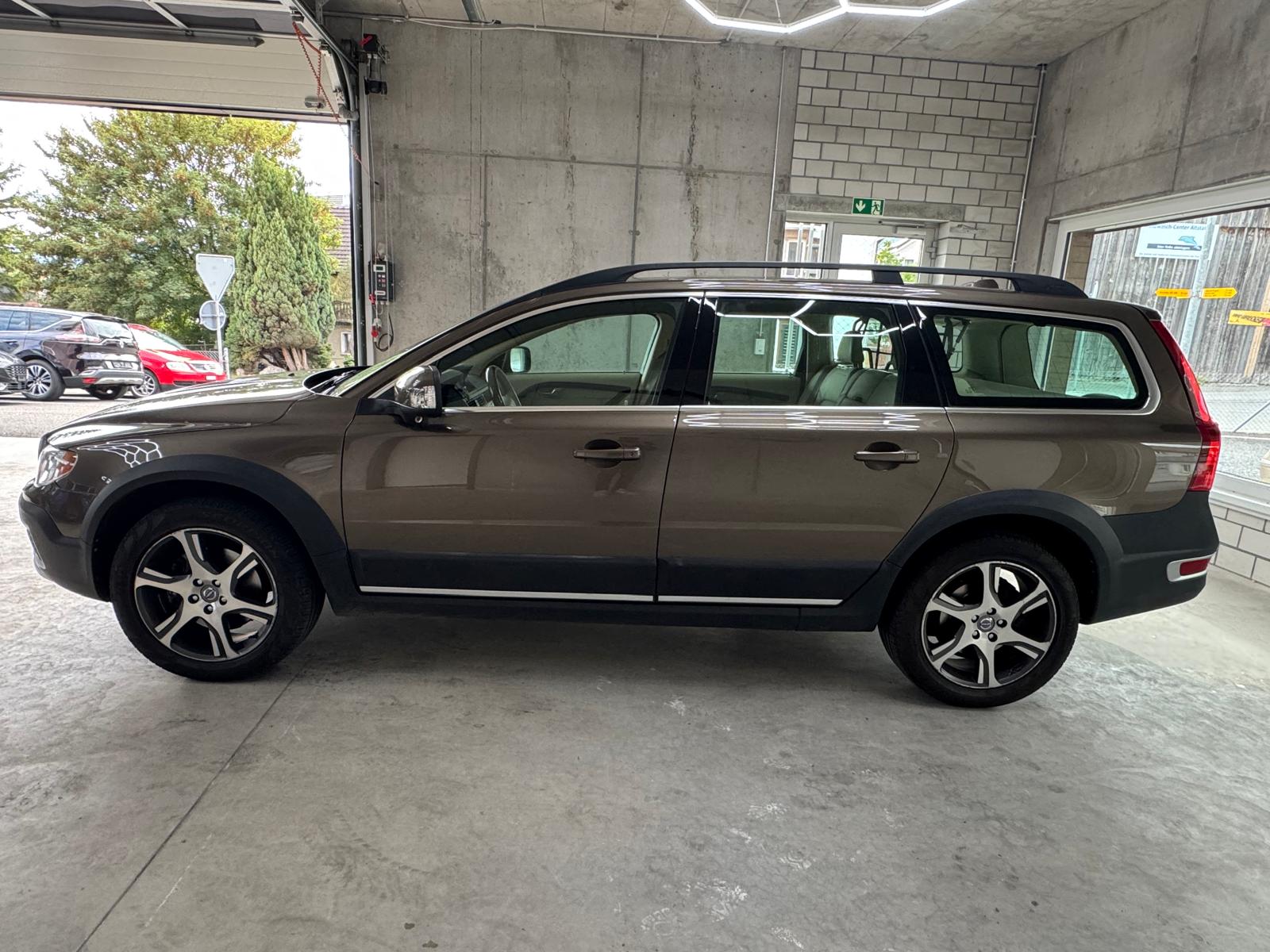 VOLVO XC70 T6 AWD OceanRace Geartronic-image-2