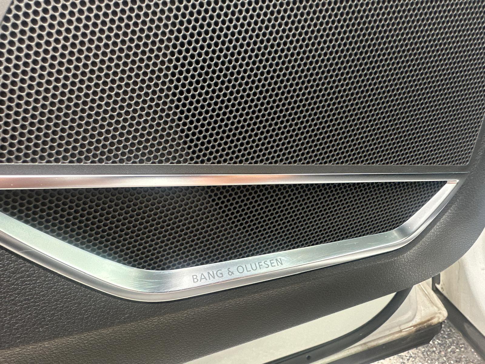 AUDI Q3 40 TFSI S line quattro S-tronic-image-8