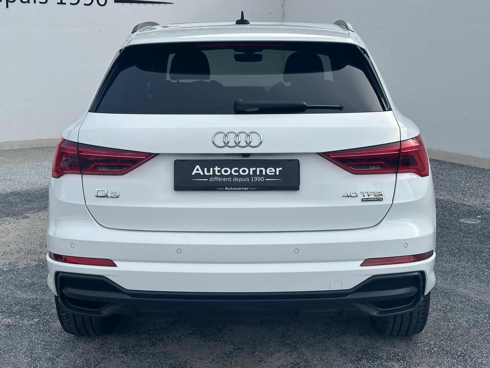 AUDI Q3 40 TFSI S line quattro S-tronic-image-4