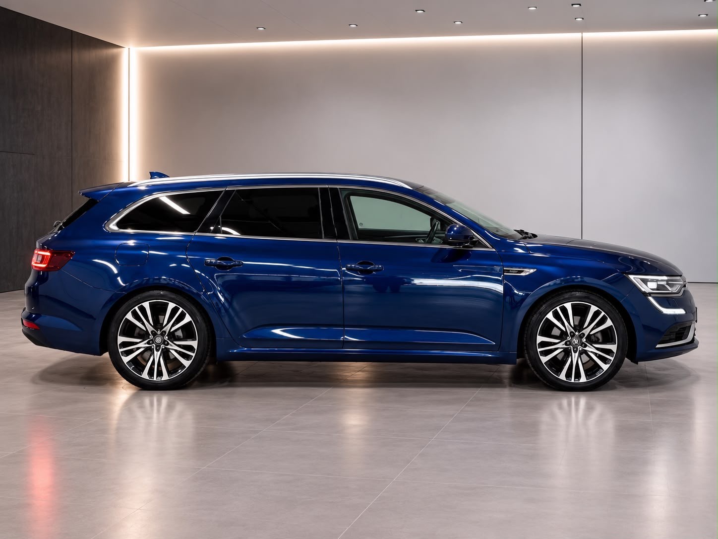 RENAULT Talisman Grandtour 1.6 dCi Initiale EDC-image-5