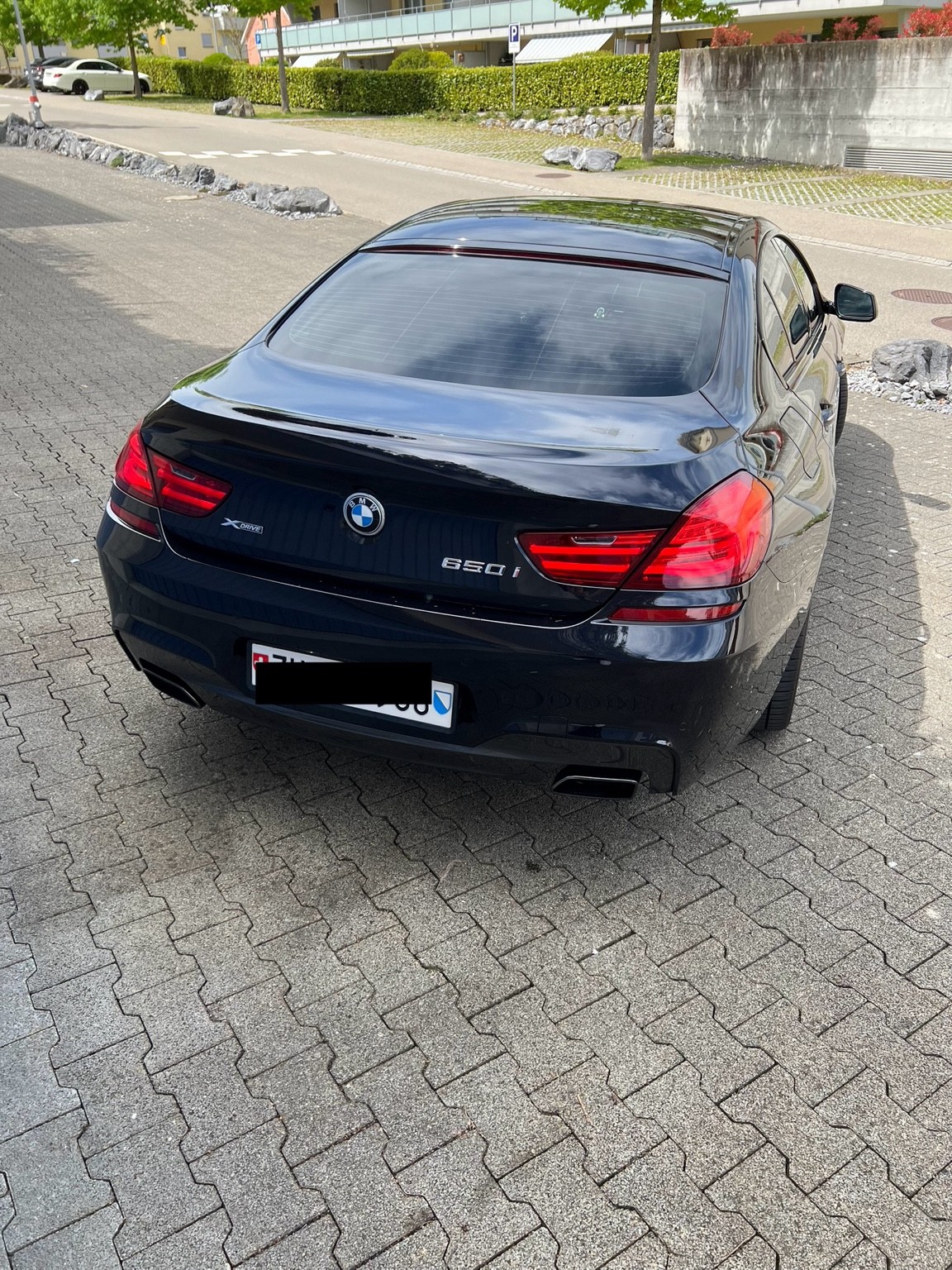 BMW 650i xDrive-image-2