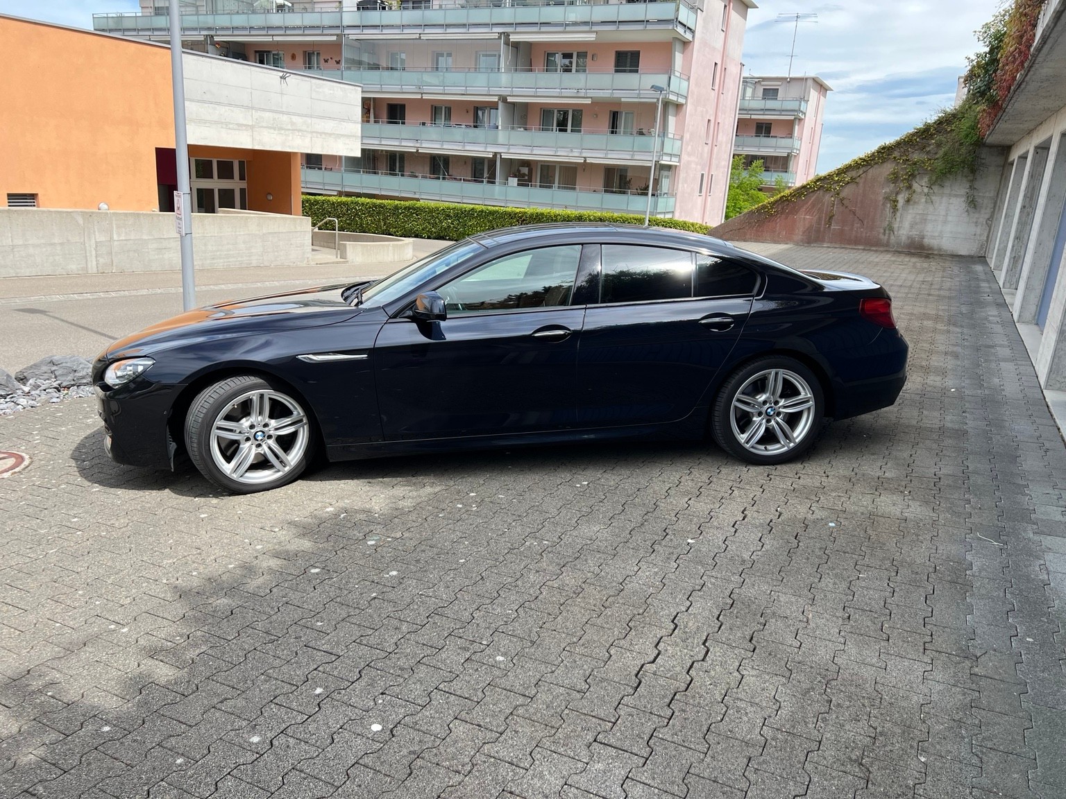 BMW 650i xDrive-image-1
